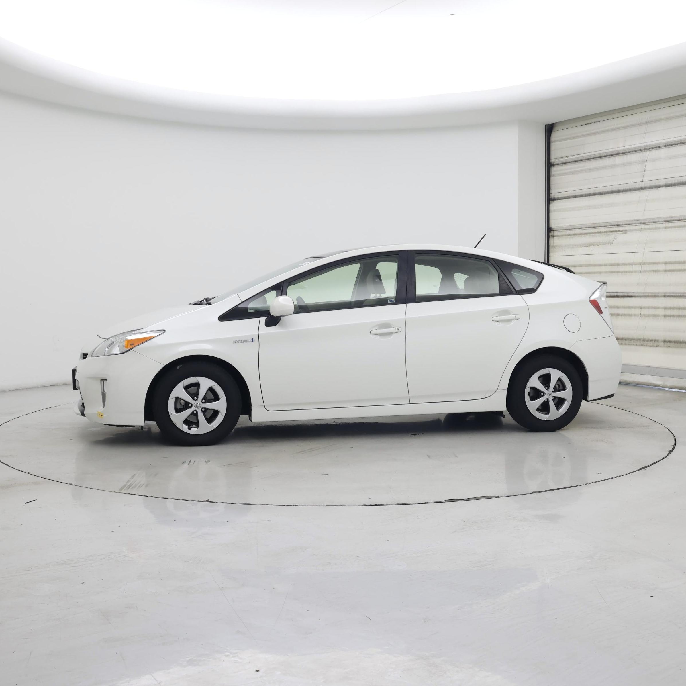 Thumbnail: 2015 Toyota Prius - 3