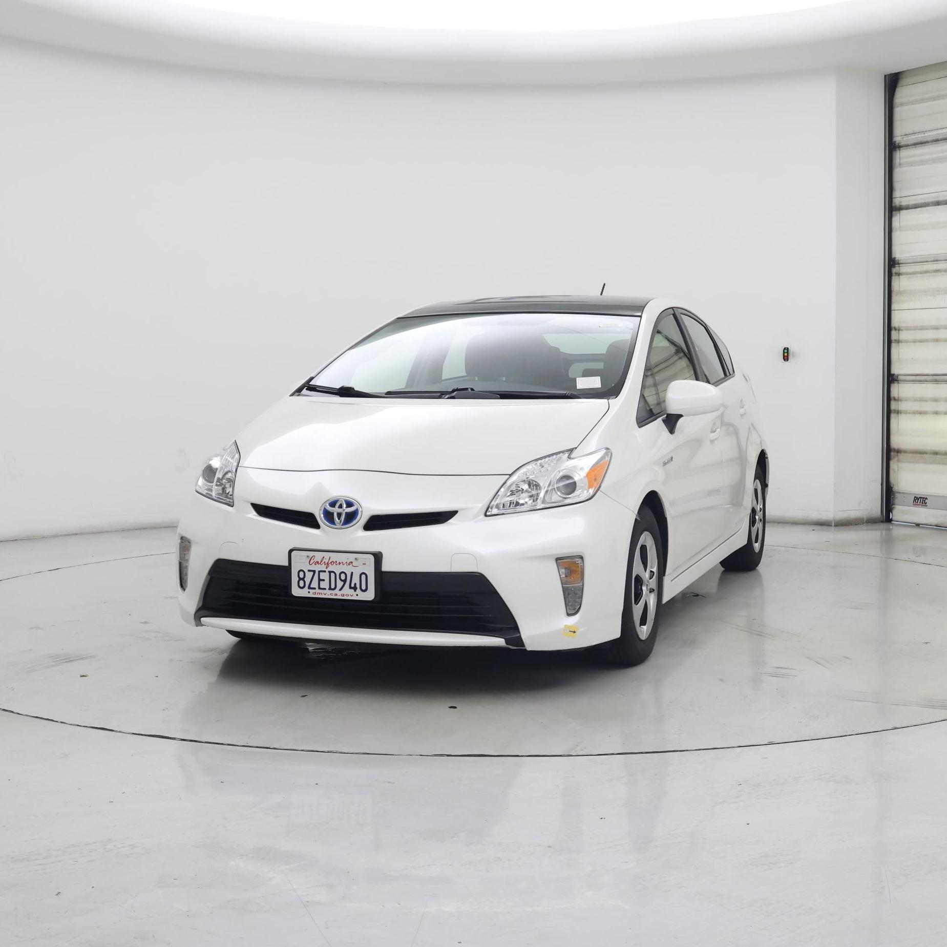 Thumbnail: 2015 Toyota Prius - 4