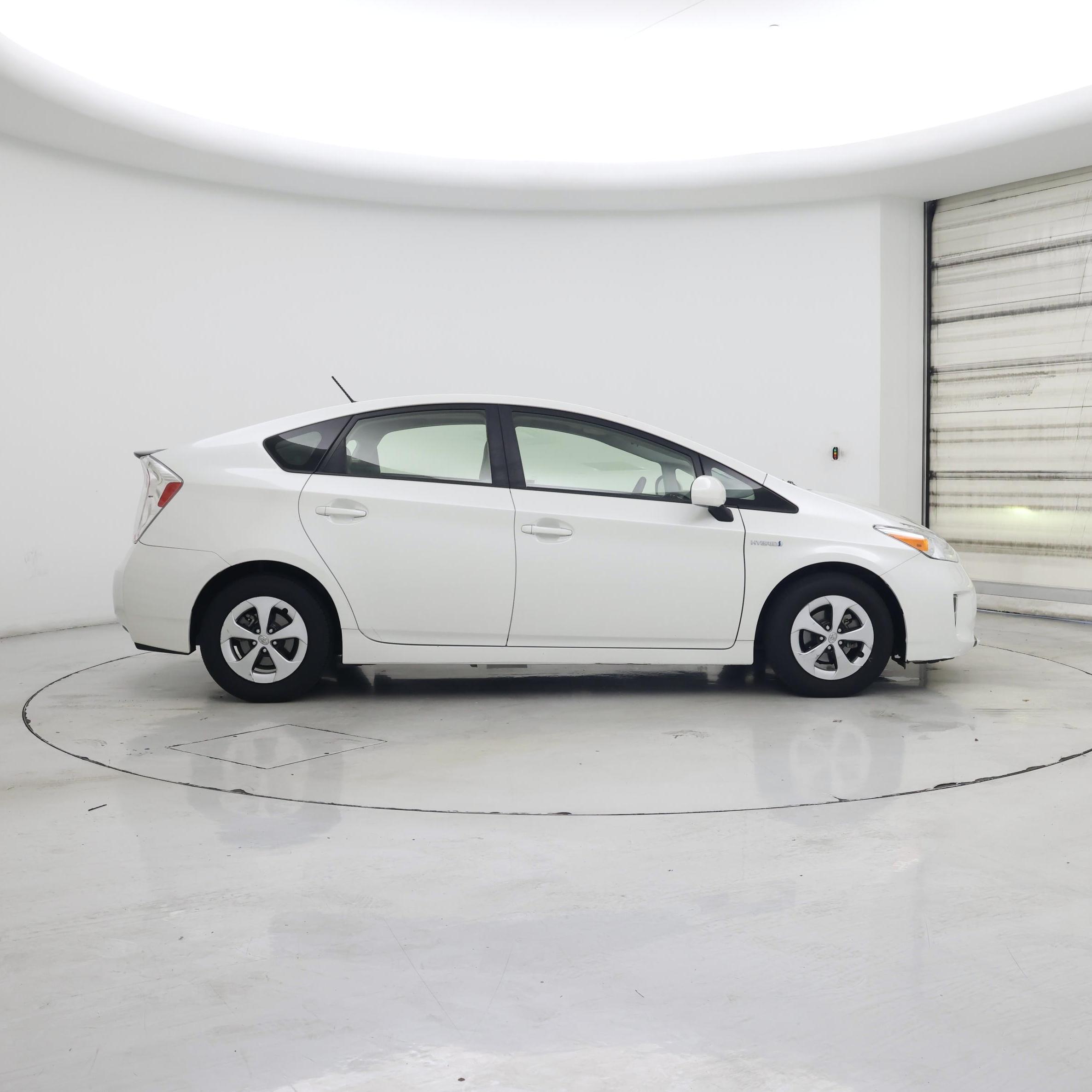Thumbnail: 2015 Toyota Prius - 7