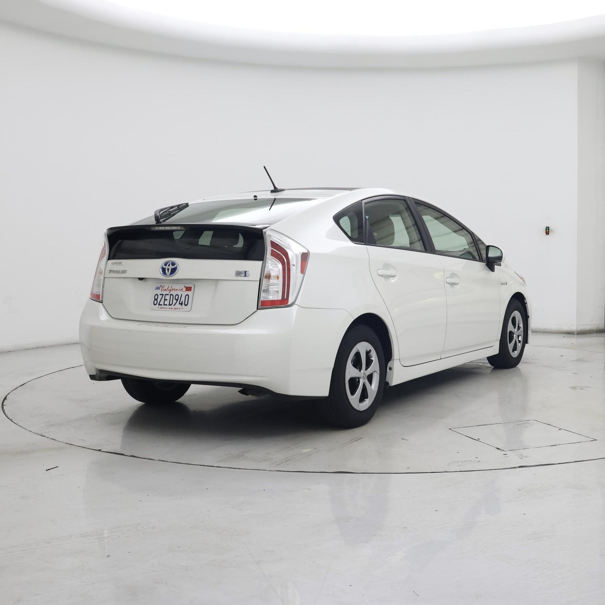Thumbnail: 2015 Toyota Prius - 8