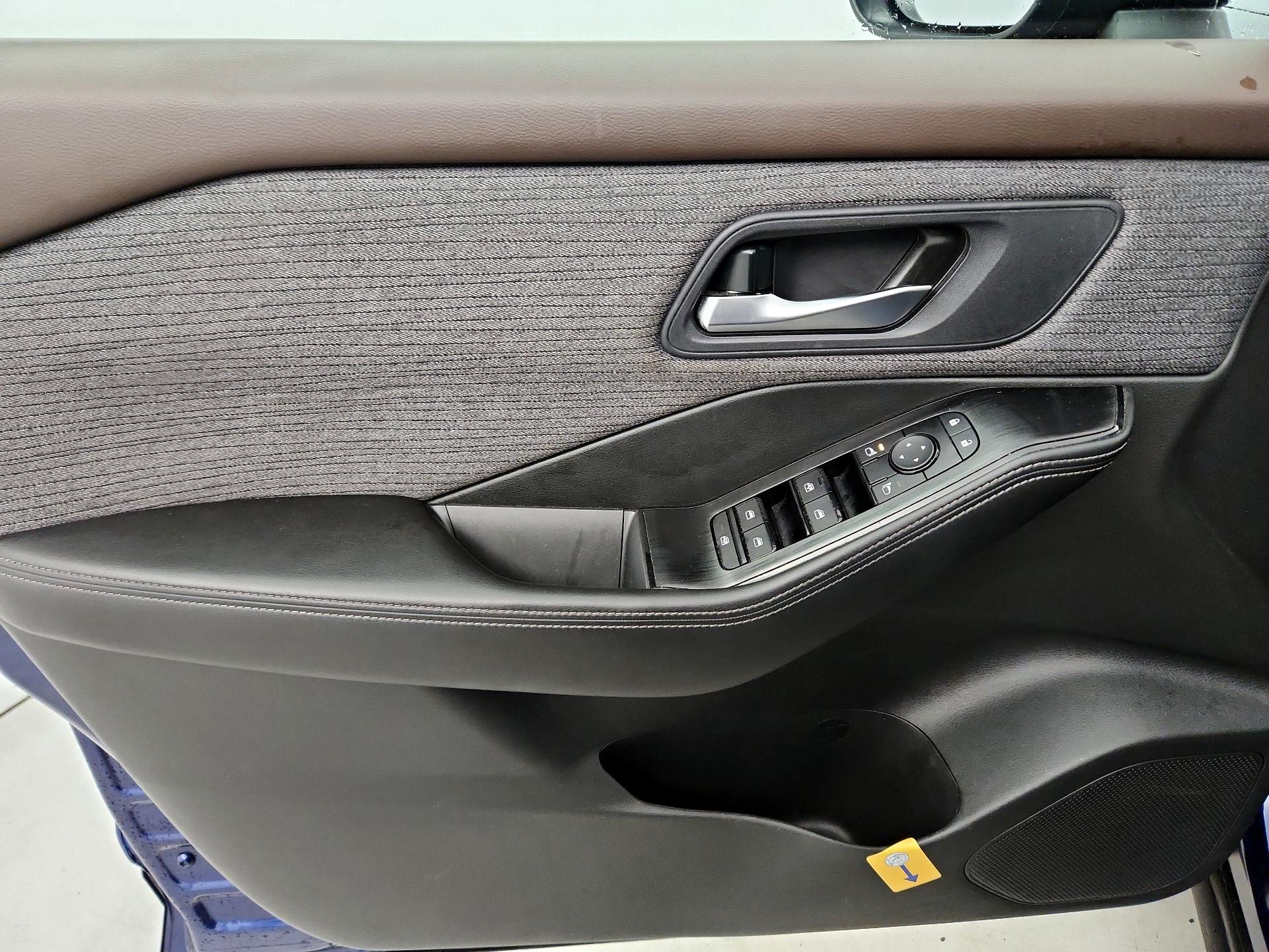 Thumbnail: 2023 Nissan Rogue - 12