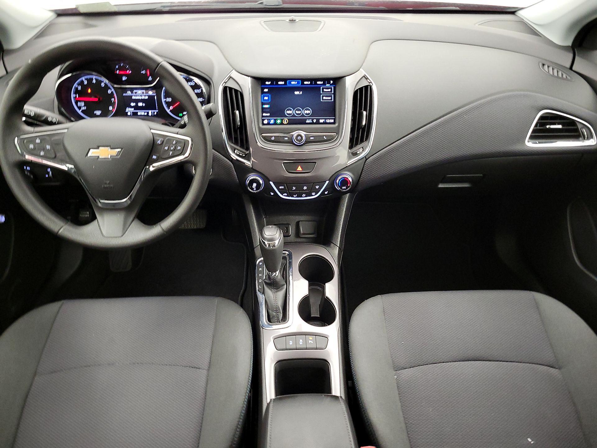 Thumbnail: 2019 Chevrolet Cruze - 9