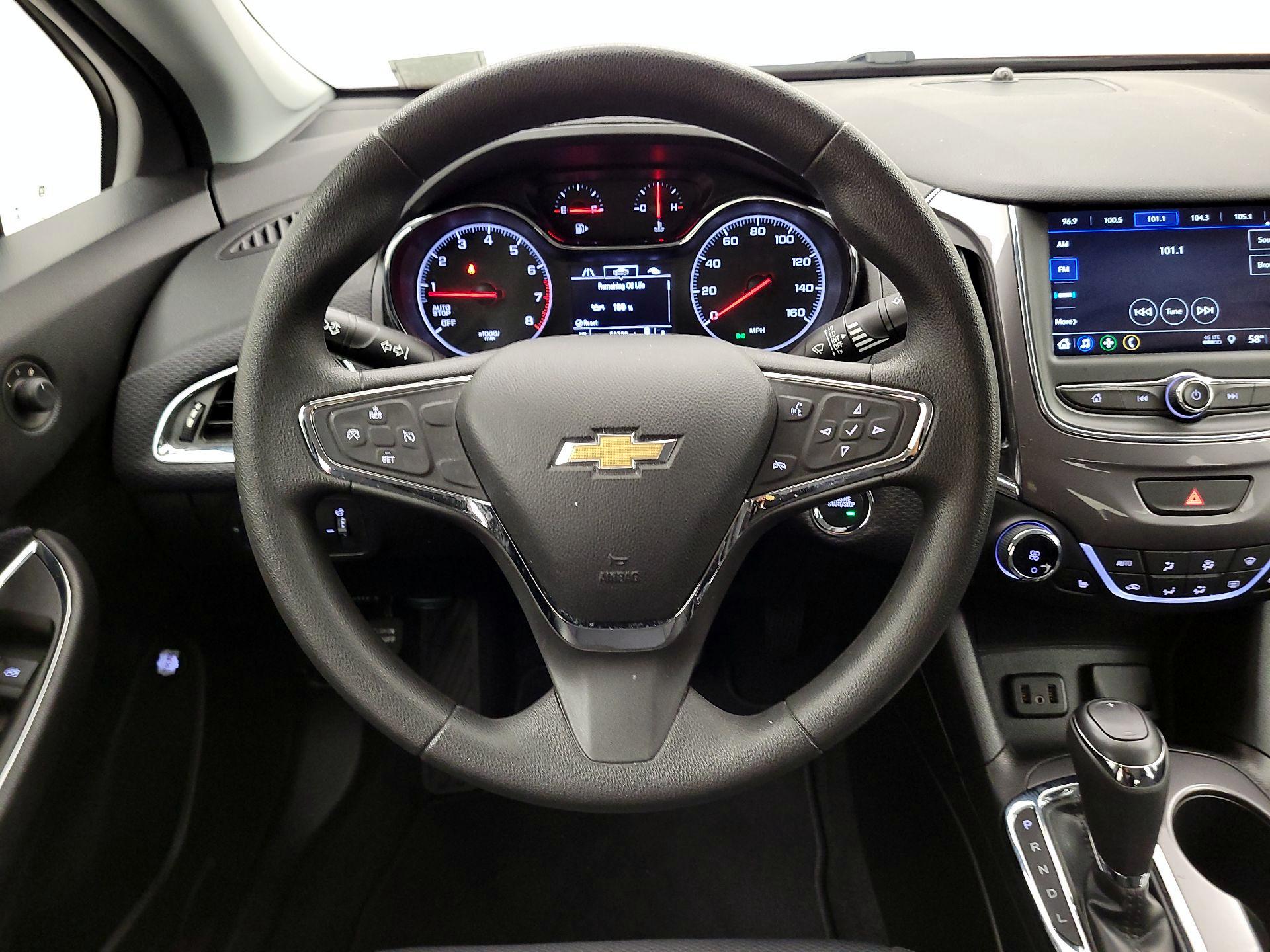 Thumbnail: 2019 Chevrolet Cruze - 10