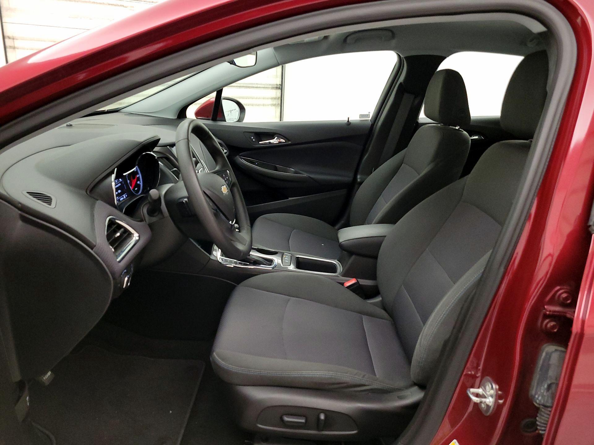 Thumbnail: 2019 Chevrolet Cruze - 11