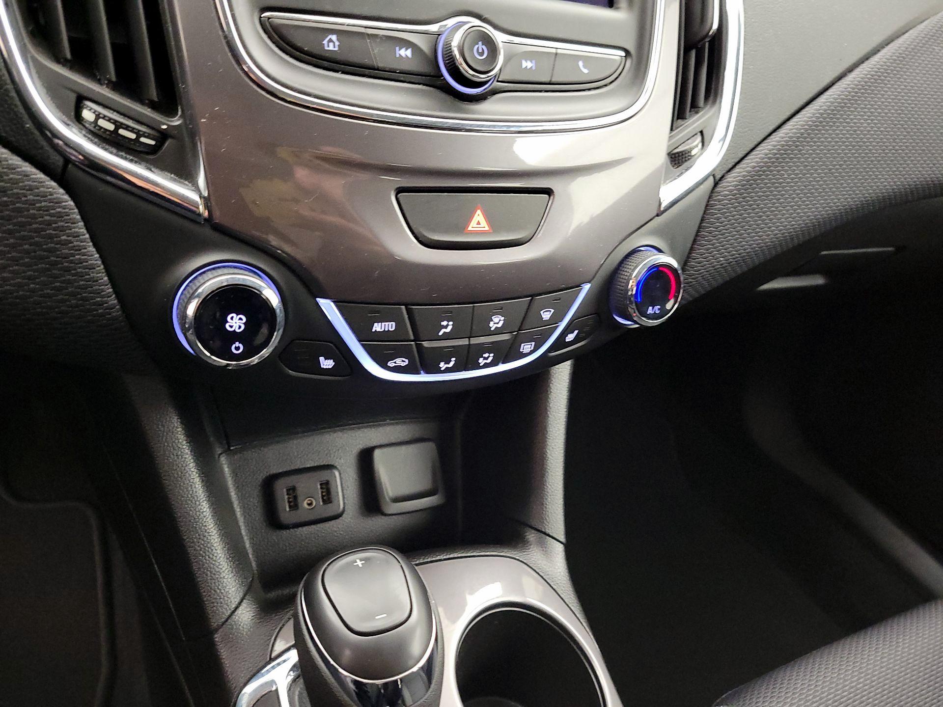 Thumbnail: 2019 Chevrolet Cruze - 16