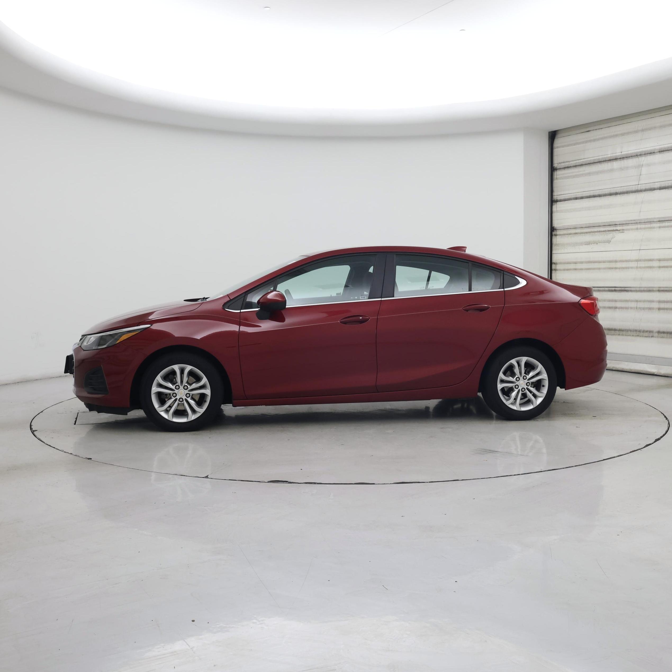 Thumbnail: 2019 Chevrolet Cruze - 3