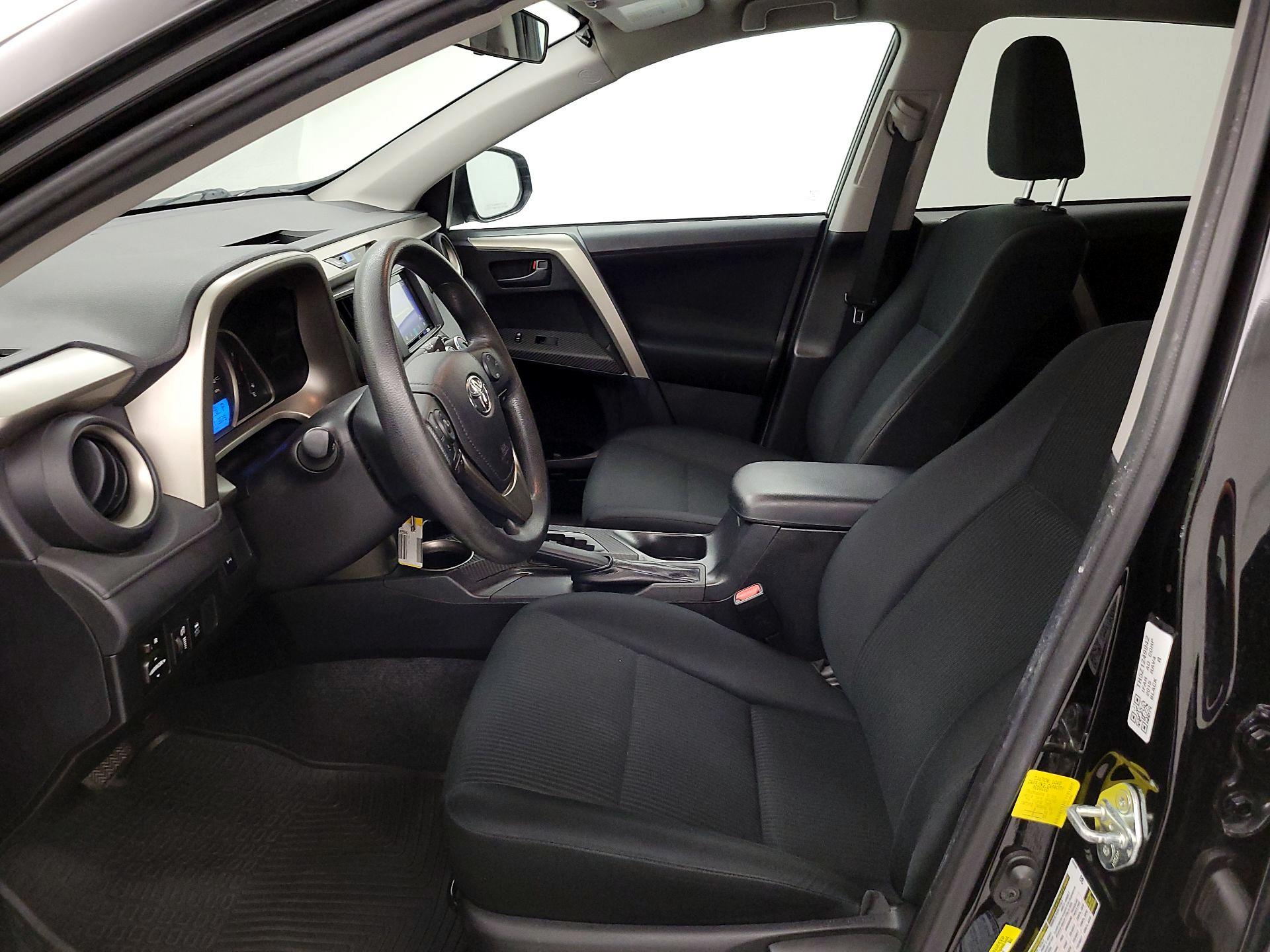 Thumbnail: 2015 Toyota RAV4 - 11