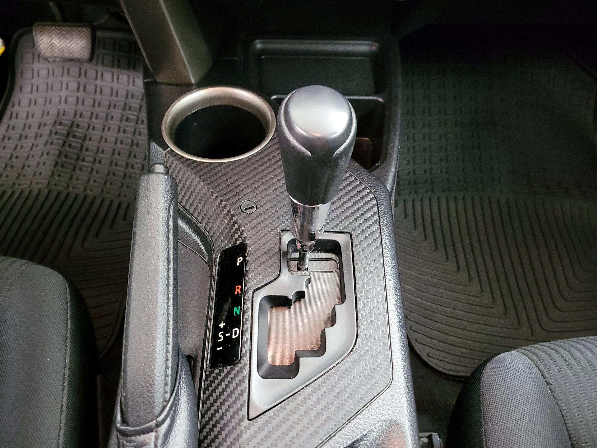 Thumbnail: 2015 Toyota RAV4 - 17