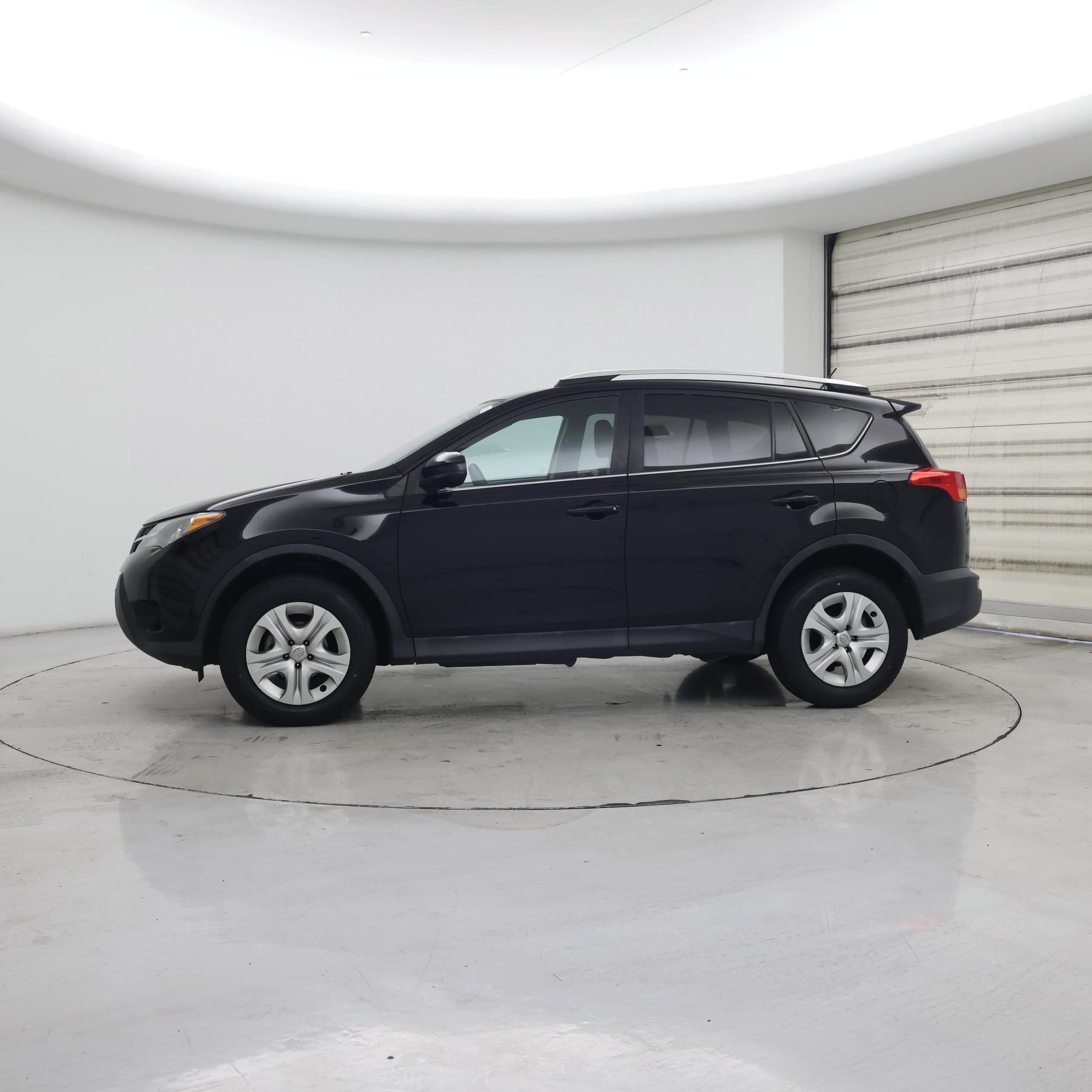 Thumbnail: 2015 Toyota RAV4 - 3