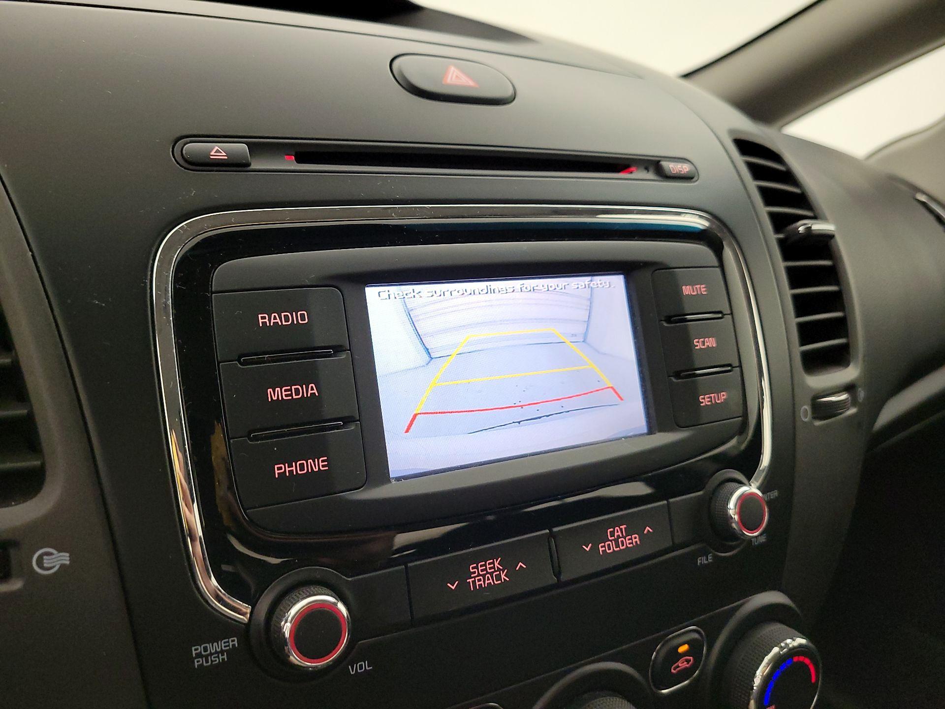 Thumbnail: 2018 Kia Forte - 14
