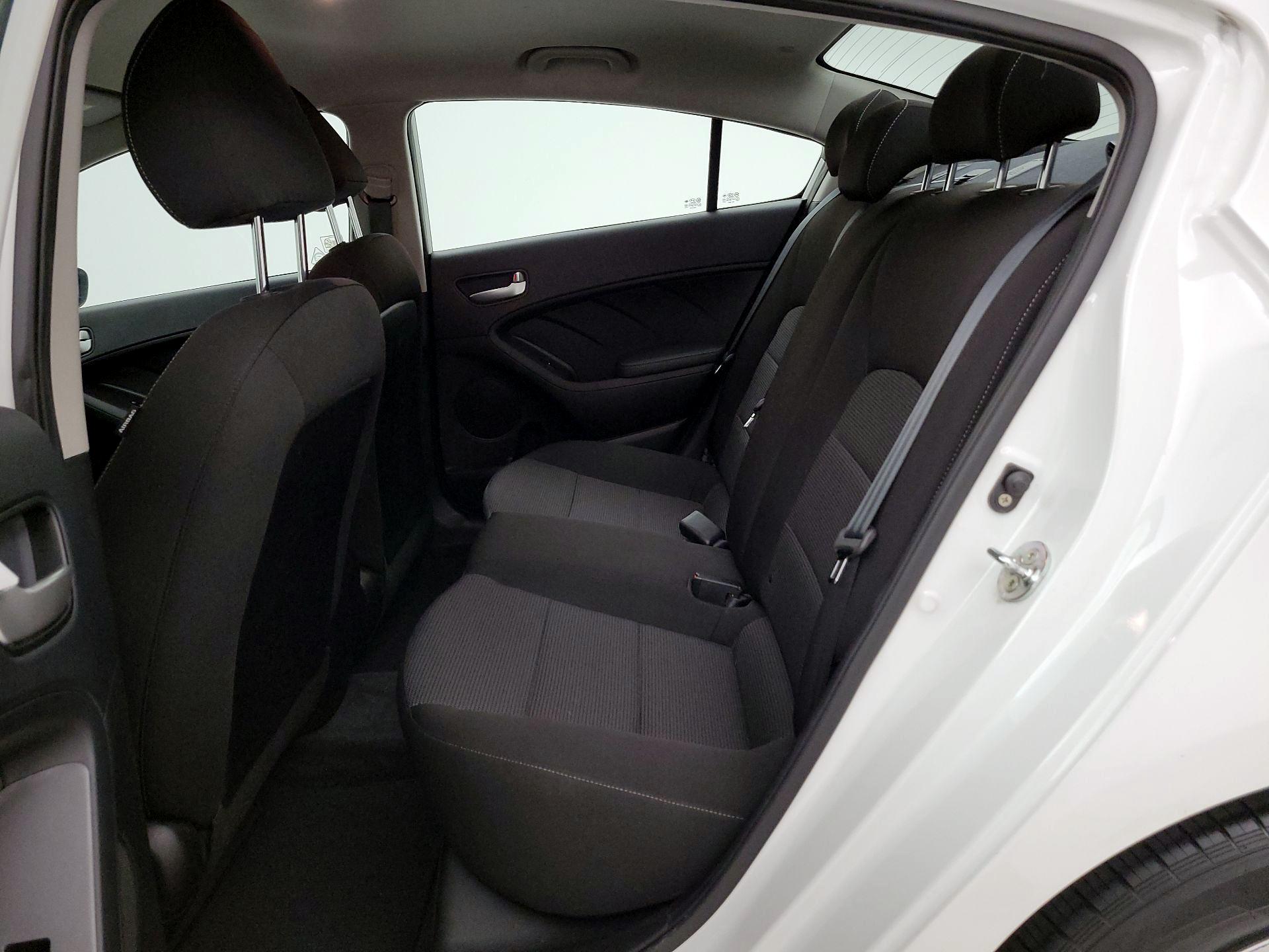 Thumbnail: 2018 Kia Forte - 19