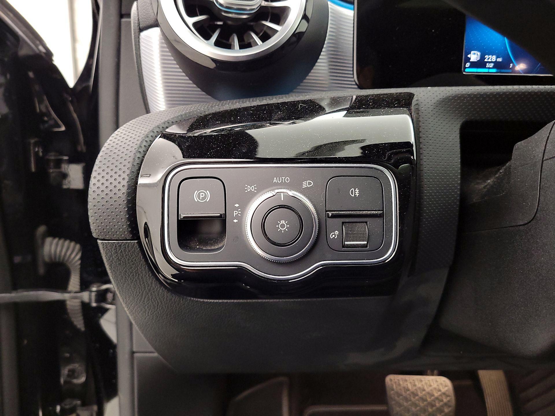 Thumbnail: 2021 Mercedes-Benz A-Class - 13
