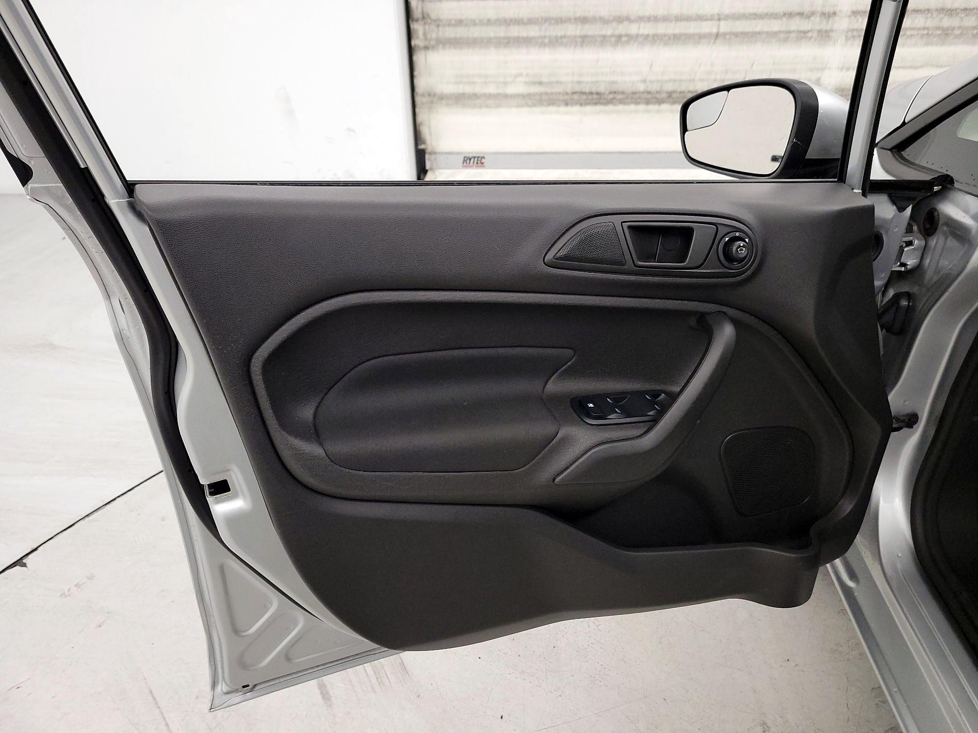 Thumbnail: 2018 Ford Fiesta - 12