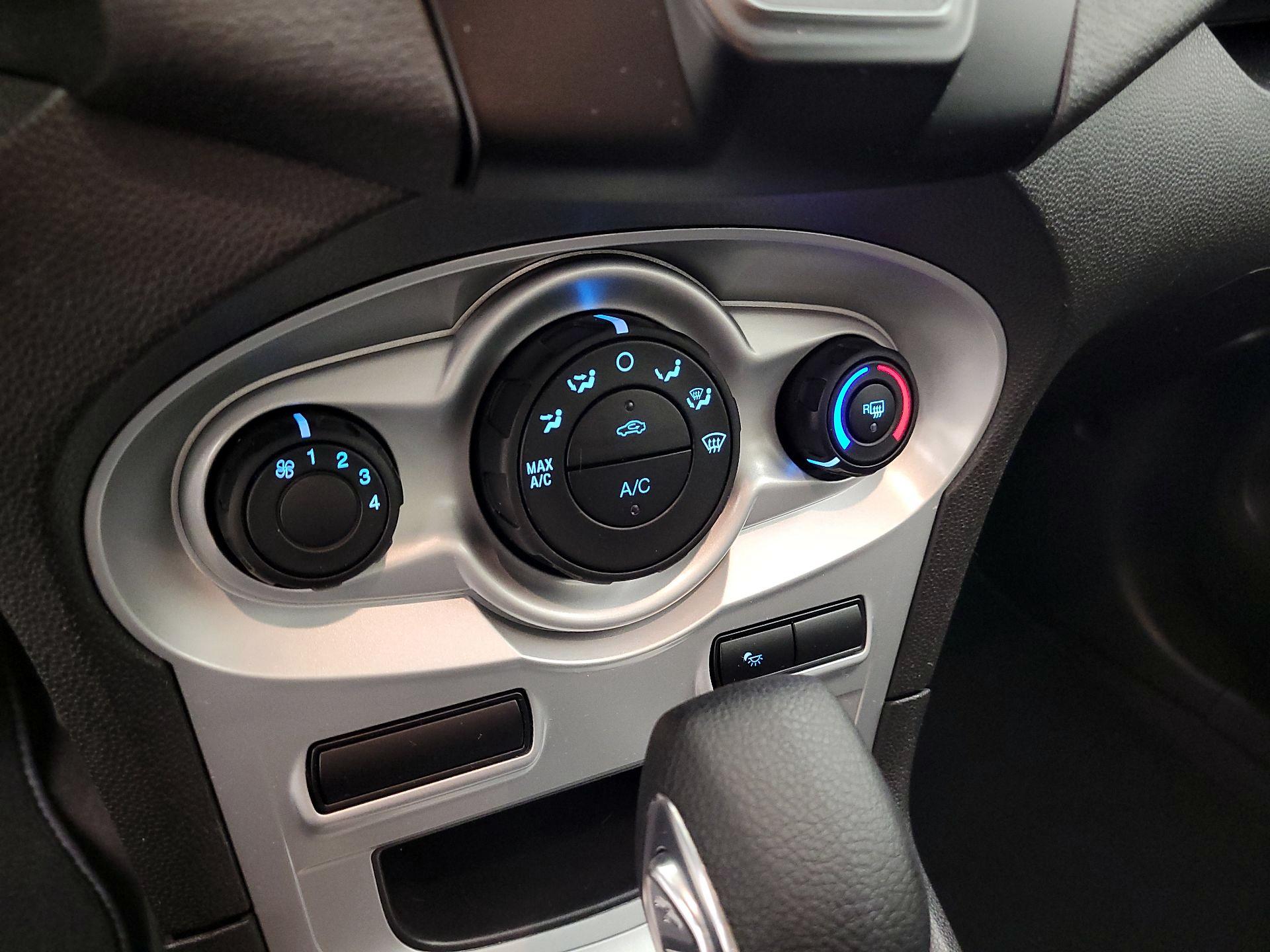 Thumbnail: 2018 Ford Fiesta - 16