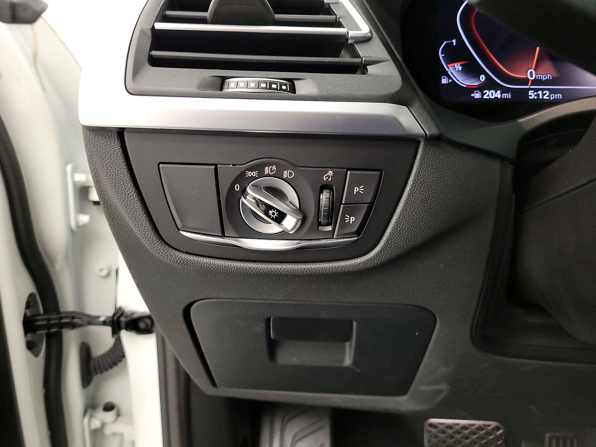 Thumbnail: 2025 BMW X4 - 13