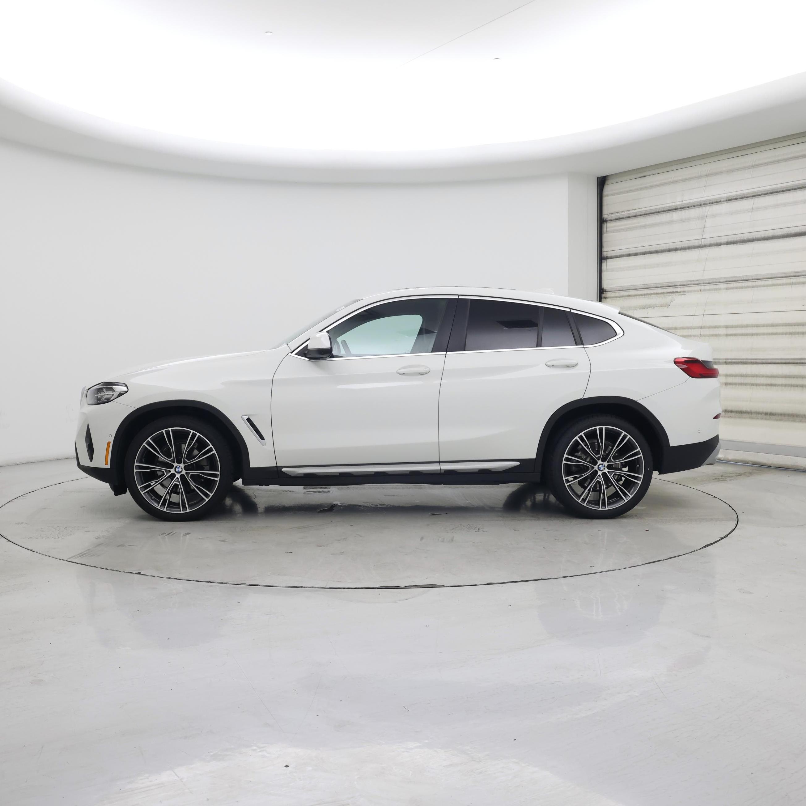 Thumbnail: 2025 BMW X4 - 3