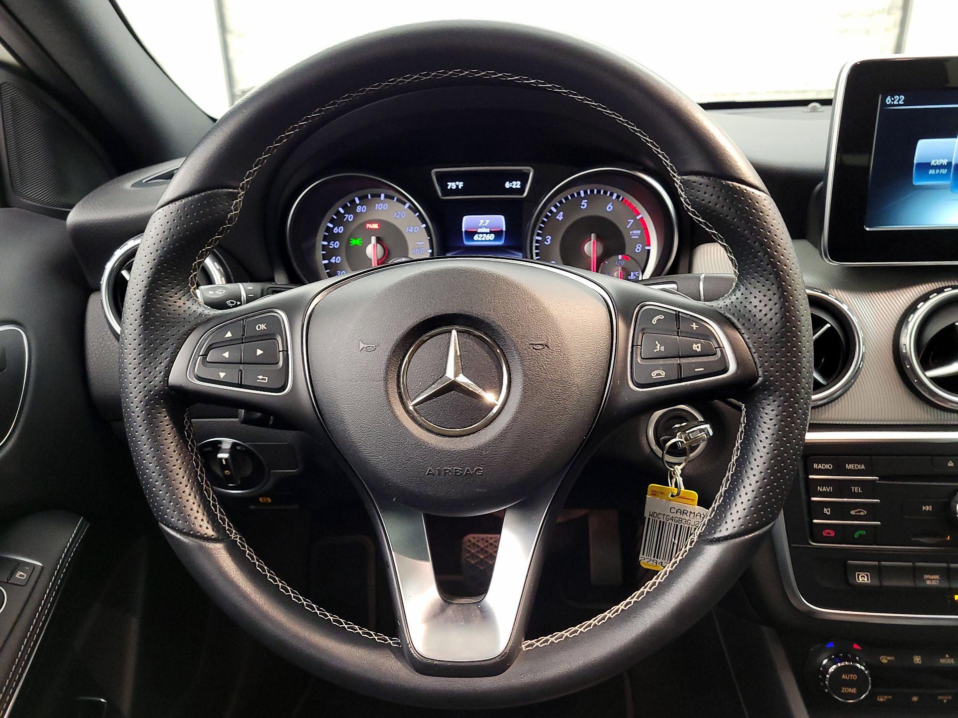 Thumbnail: 2016 Mercedes-Benz GLA - 10