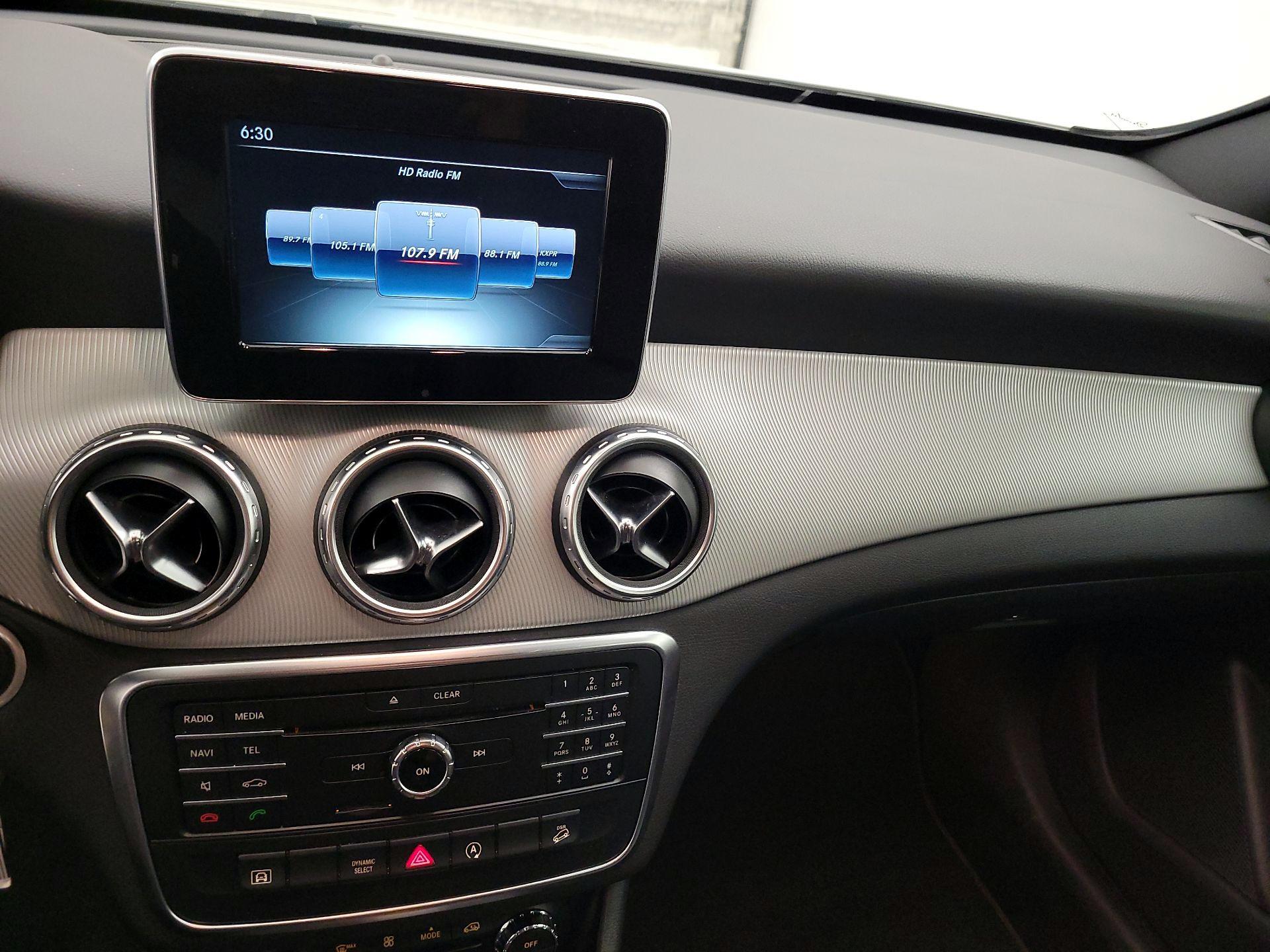 Thumbnail: 2016 Mercedes-Benz GLA - 15