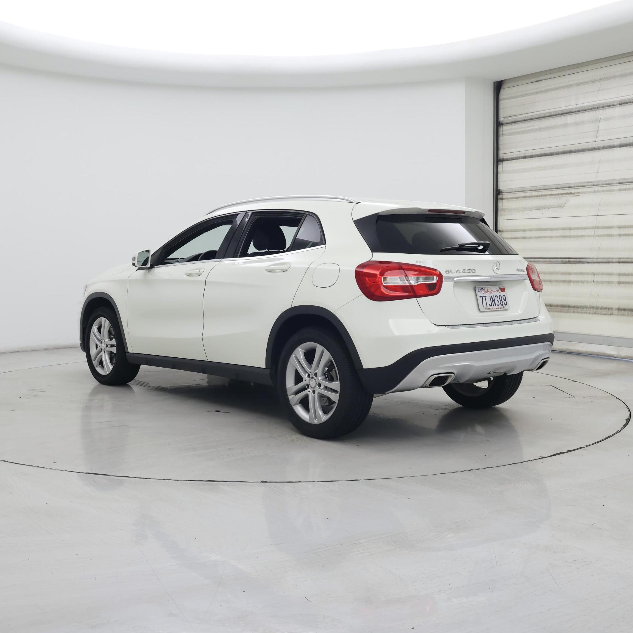 Thumbnail: 2016 Mercedes-Benz GLA - 2