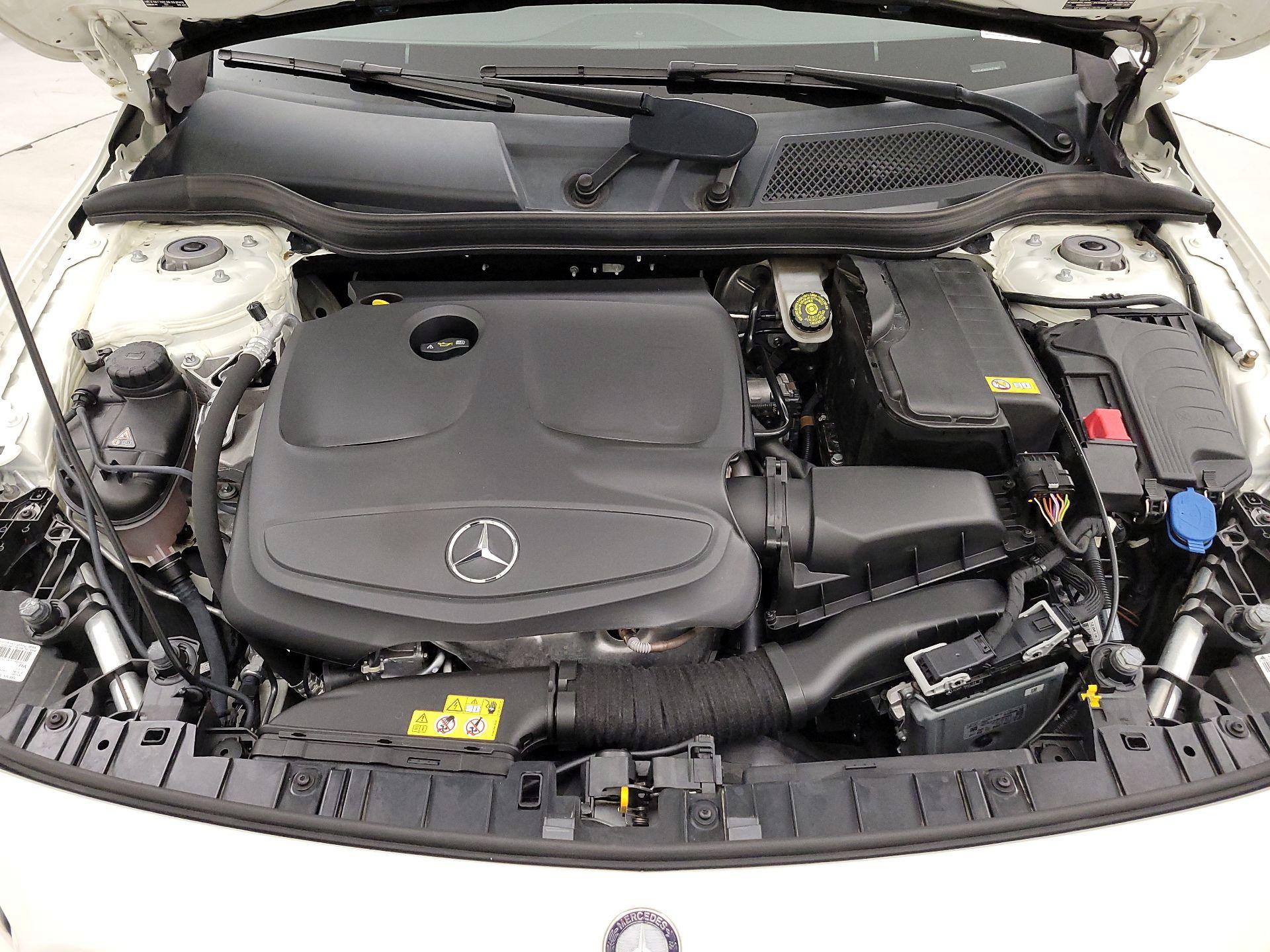 Thumbnail: 2016 Mercedes-Benz GLA - 20