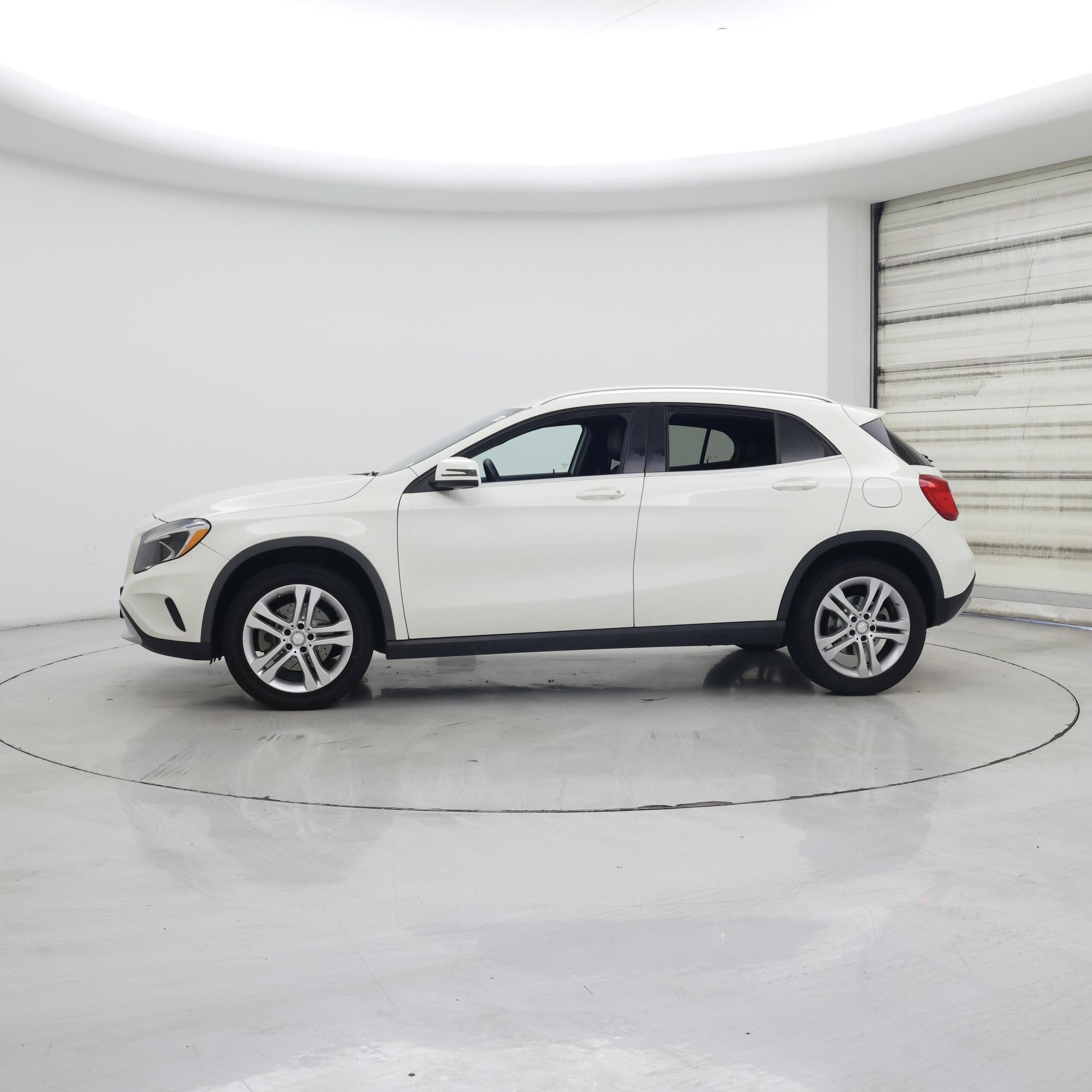 Thumbnail: 2016 Mercedes-Benz GLA - 3
