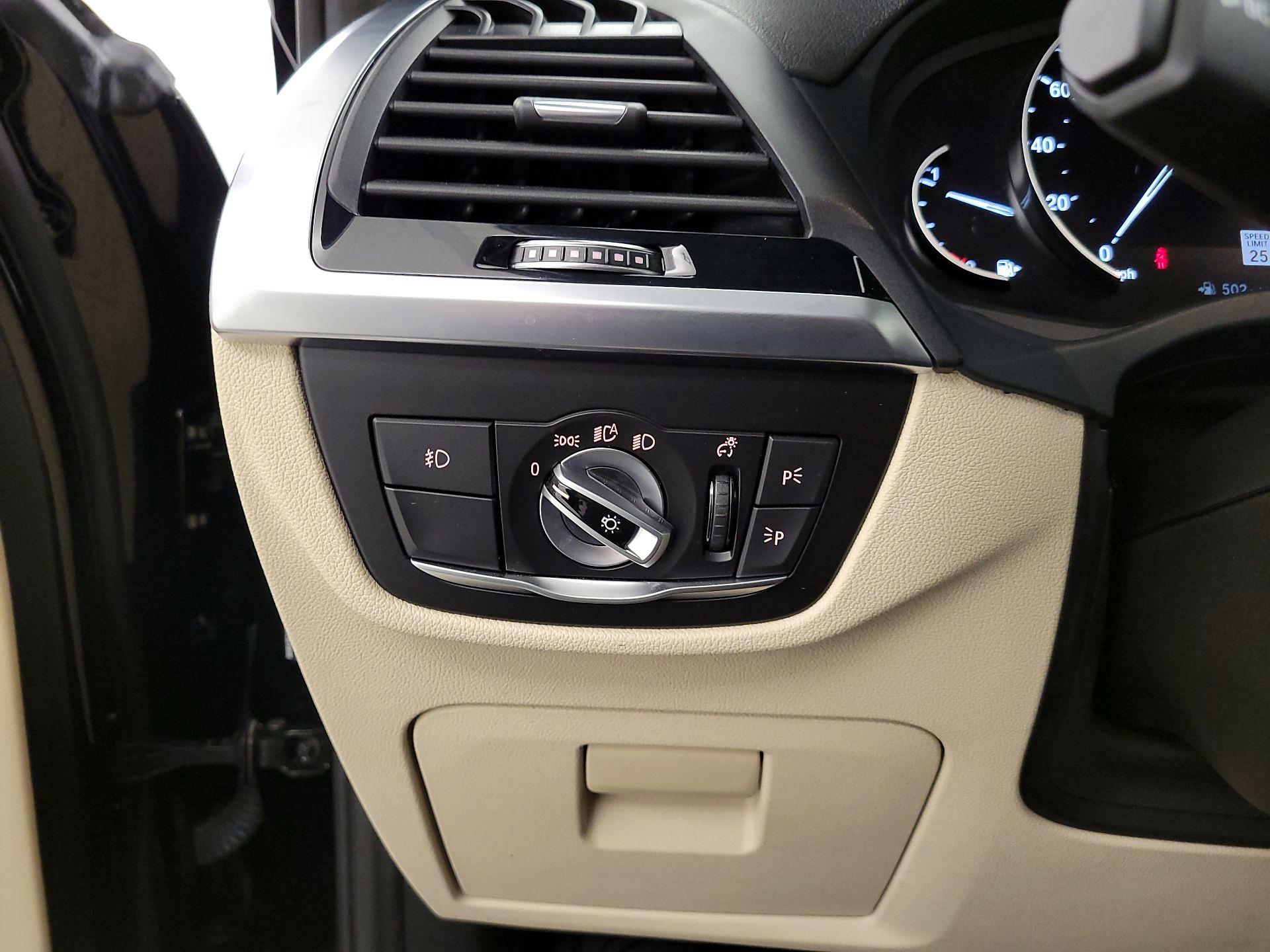 Thumbnail: 2021 BMW X3 - 13