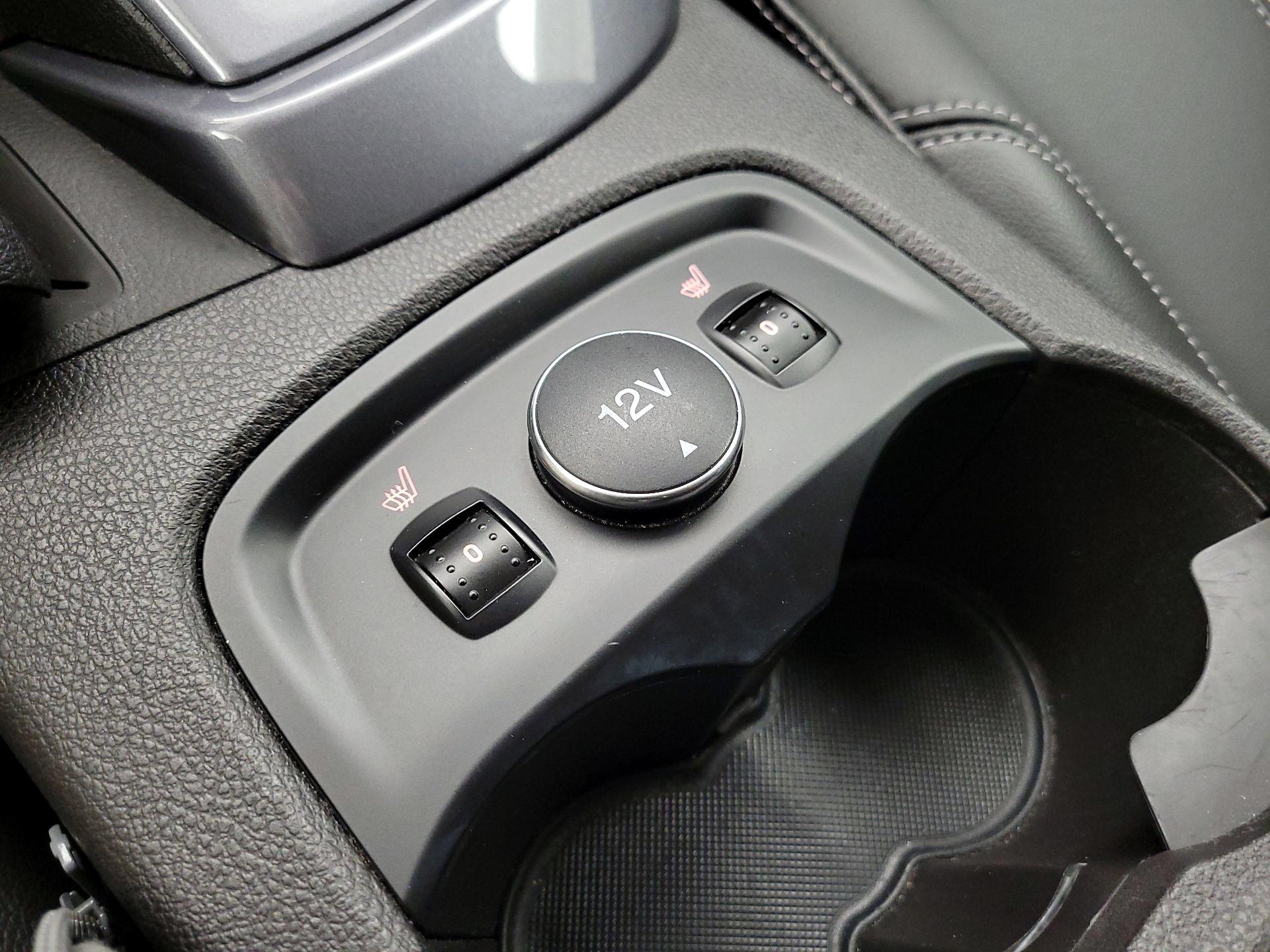 Thumbnail: 2014 Ford Focus - 19