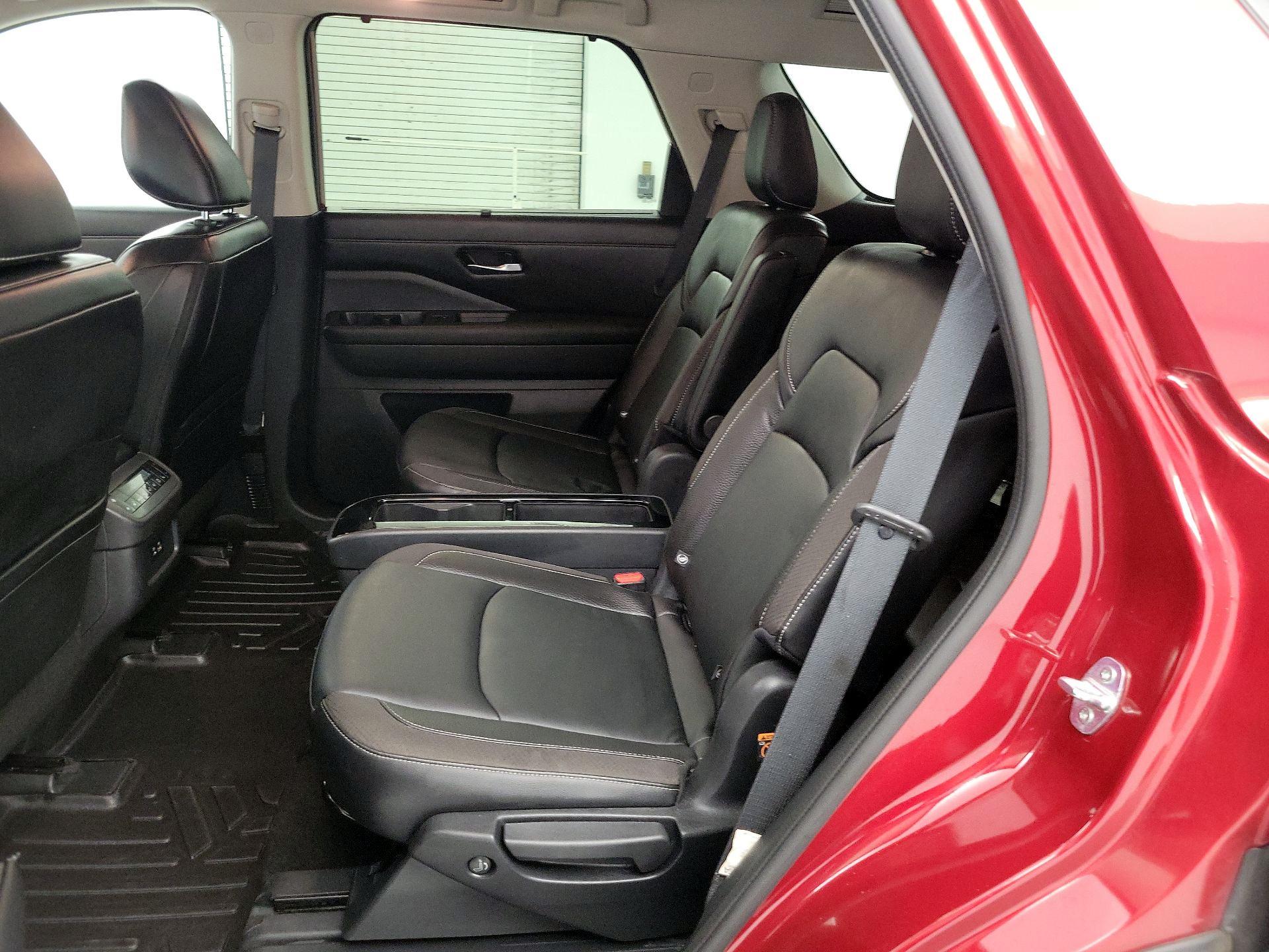 Thumbnail: 2023 Nissan Pathfinder - 18