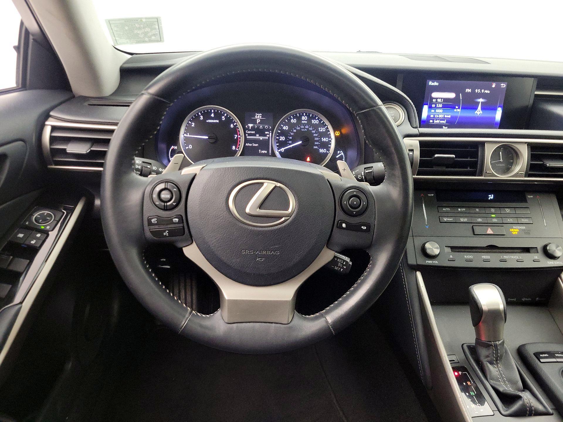 Thumbnail: 2015 Lexus IS - 10
