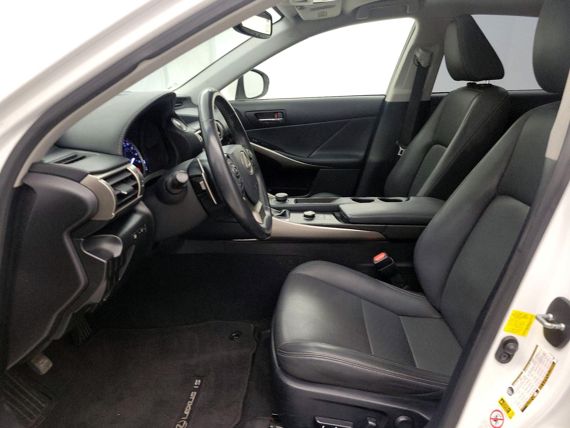 Thumbnail: 2015 Lexus IS - 11