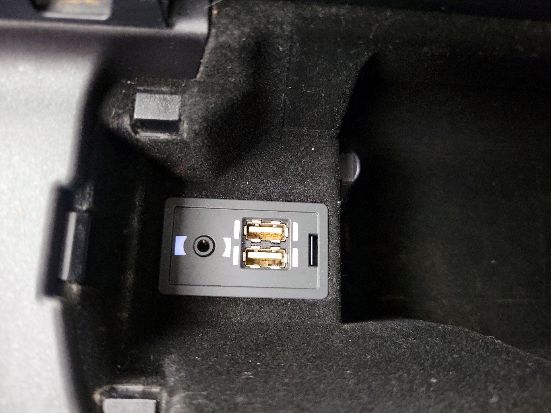 Thumbnail: 2015 Lexus IS - 18