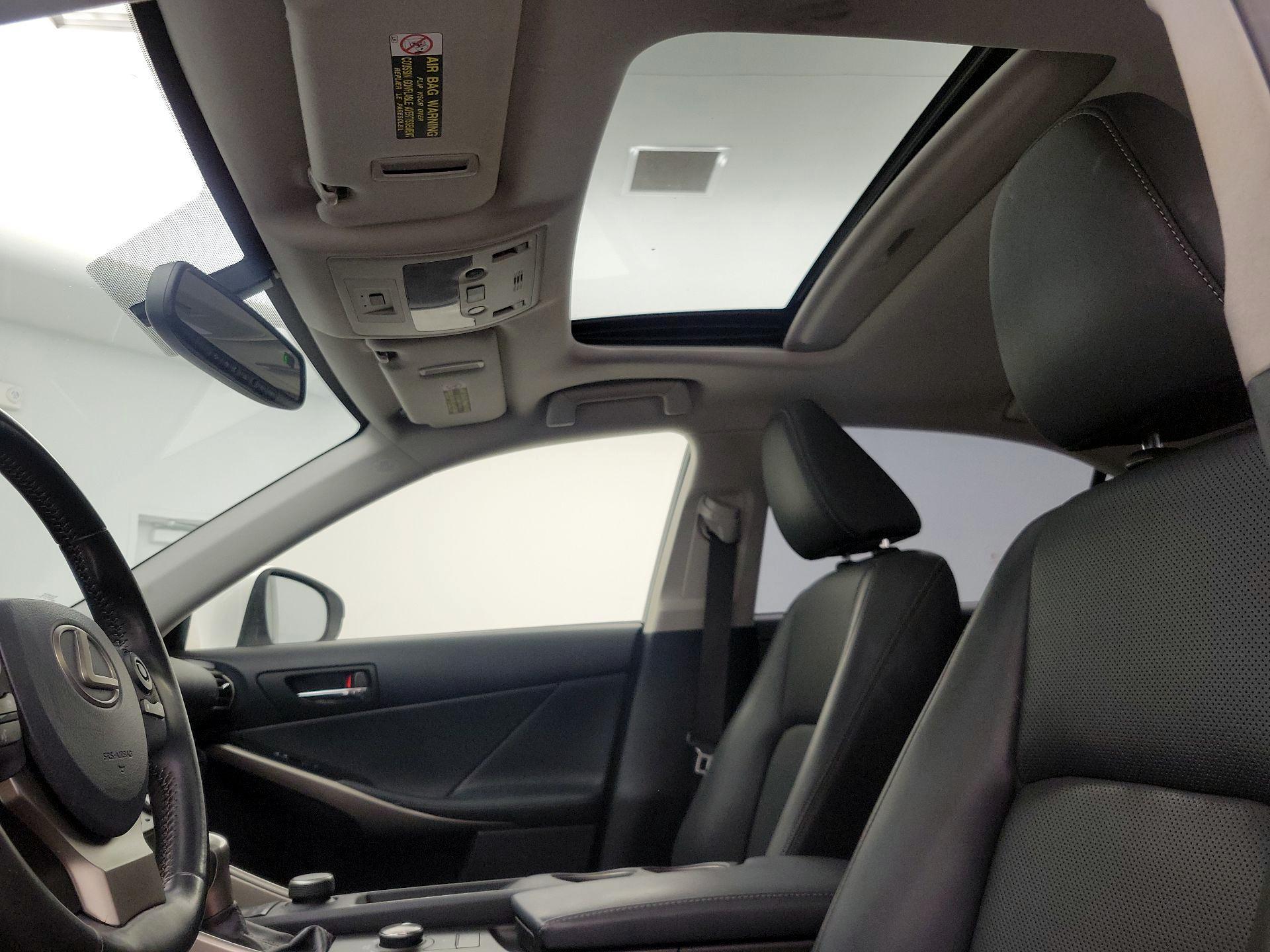 Thumbnail: 2015 Lexus IS - 19