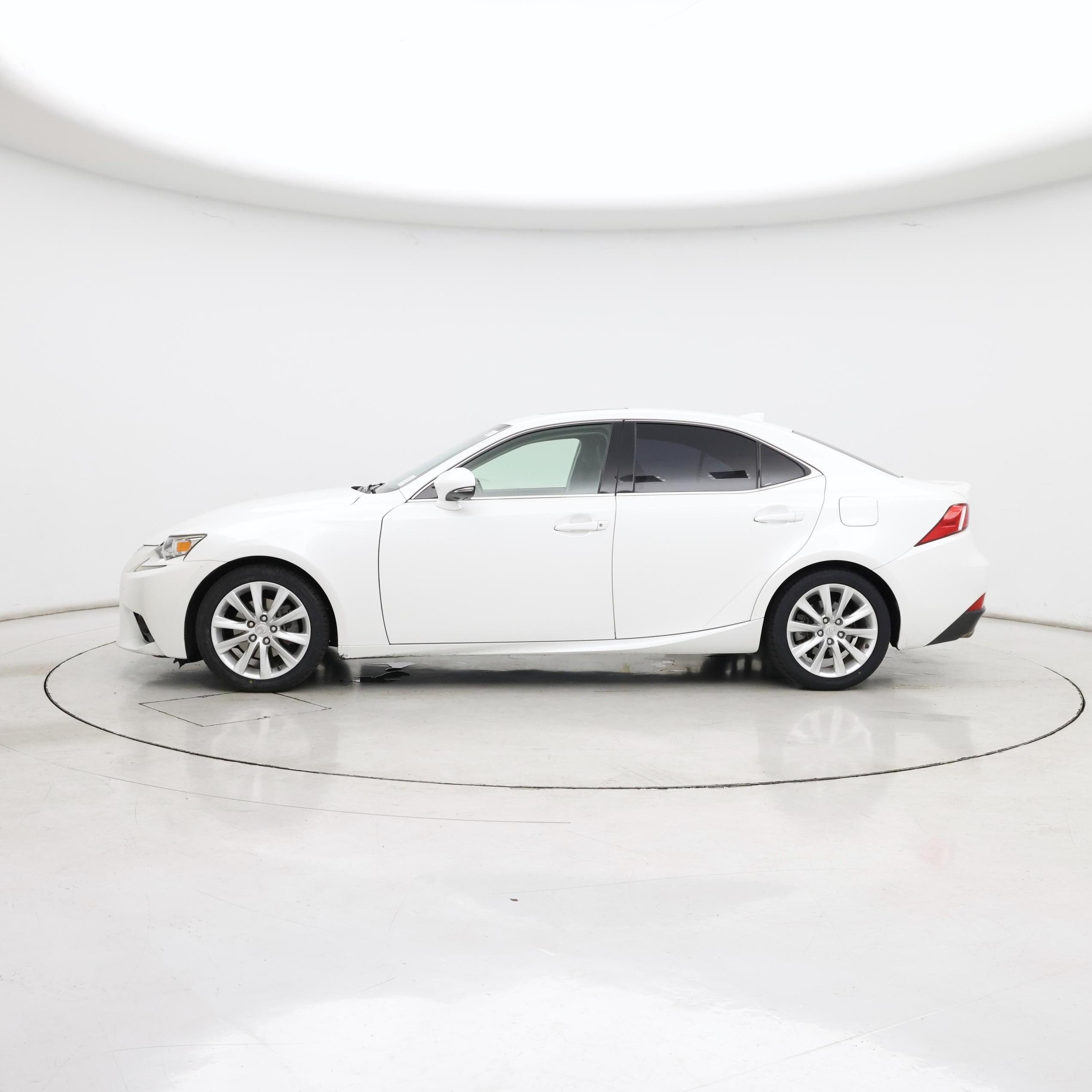 Thumbnail: 2015 Lexus IS - 3