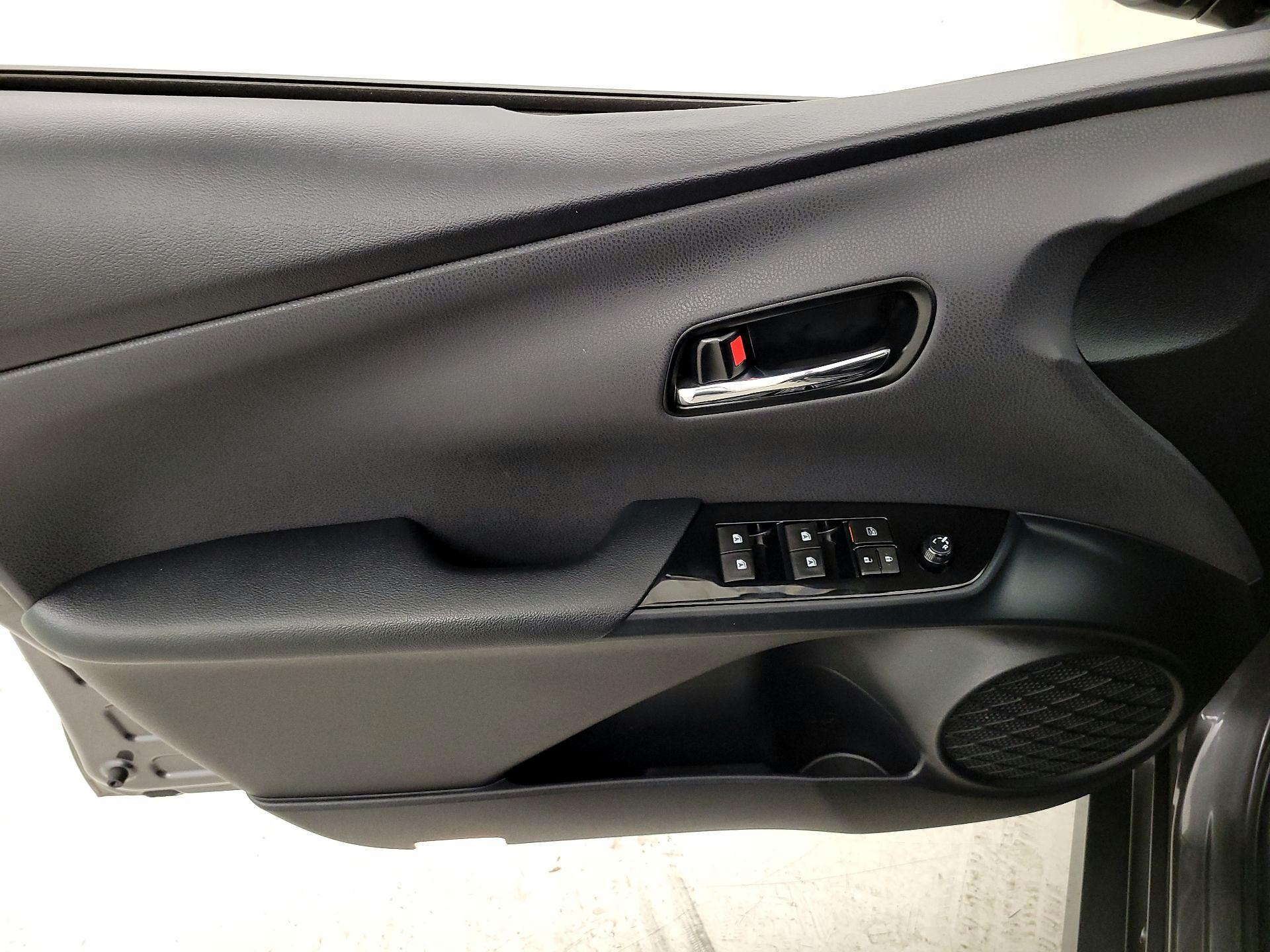 Thumbnail: 2016 Toyota Prius - 12