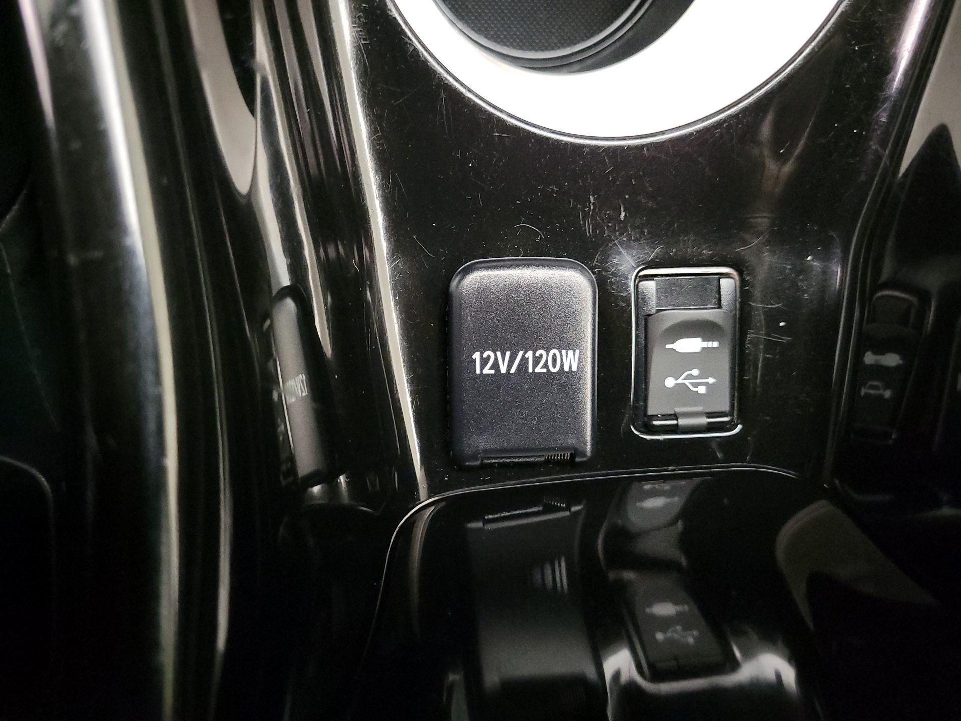 Thumbnail: 2016 Toyota Prius - 18