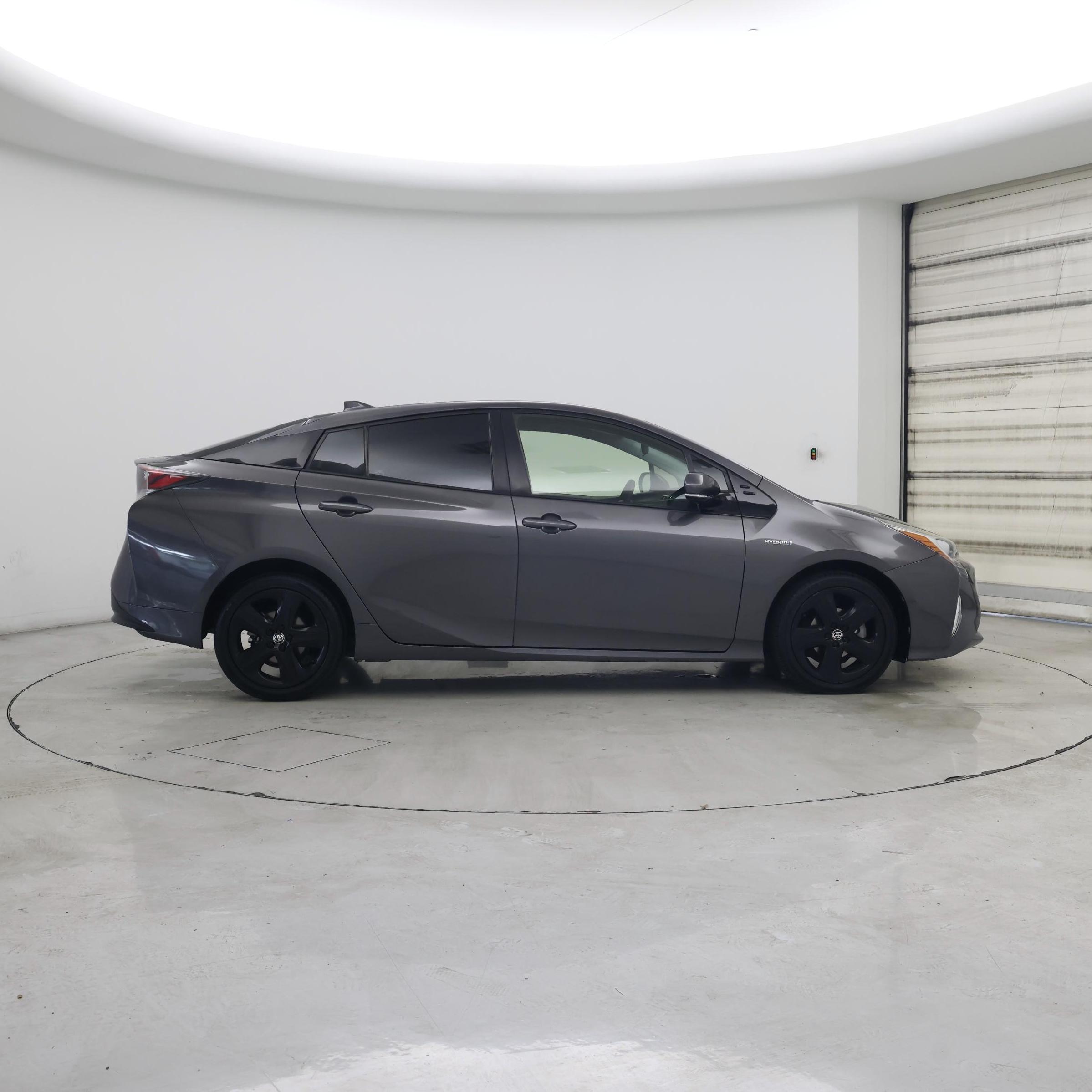 Thumbnail: 2016 Toyota Prius - 7