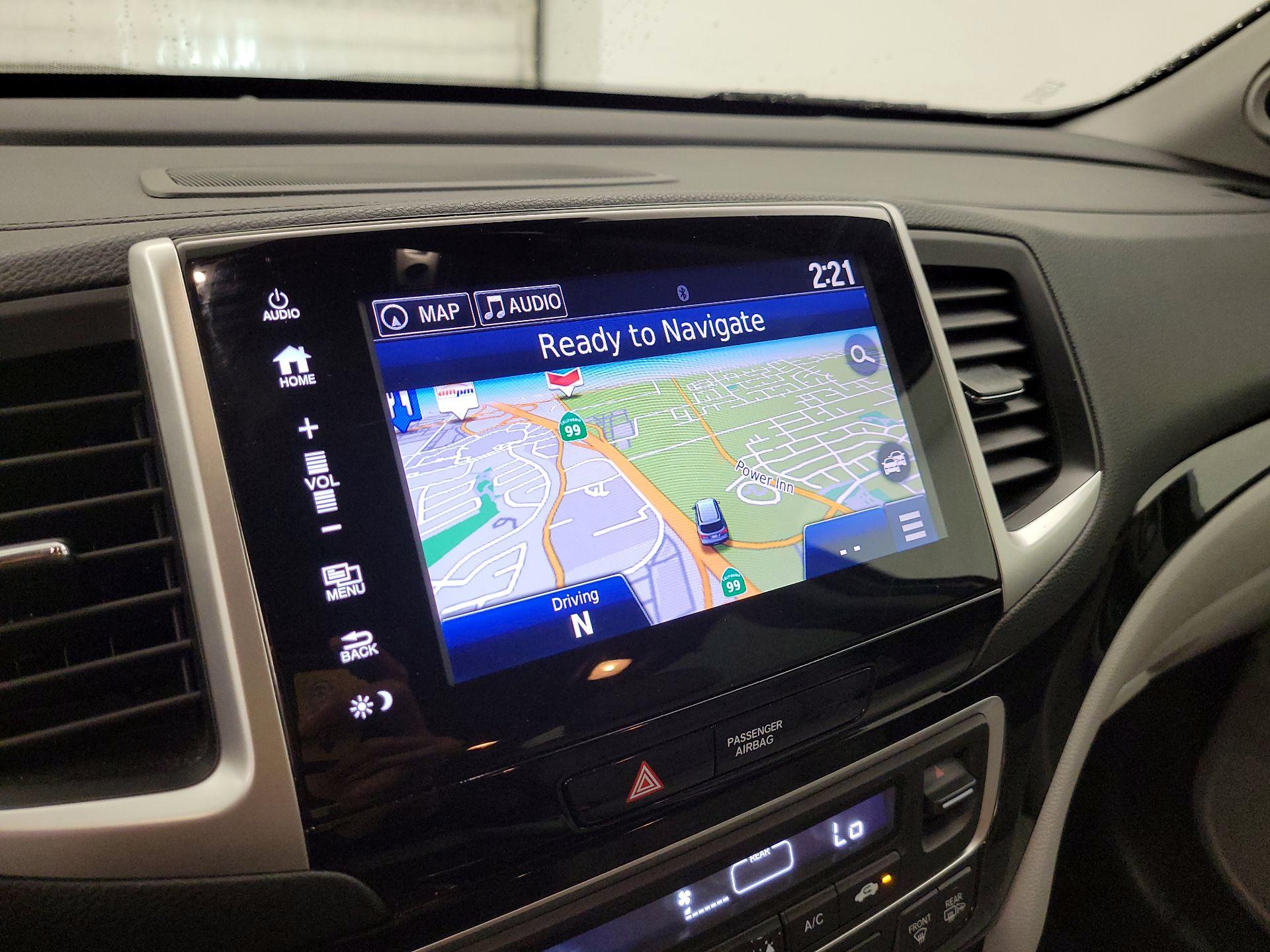 Thumbnail: 2017 Honda Pilot - 13