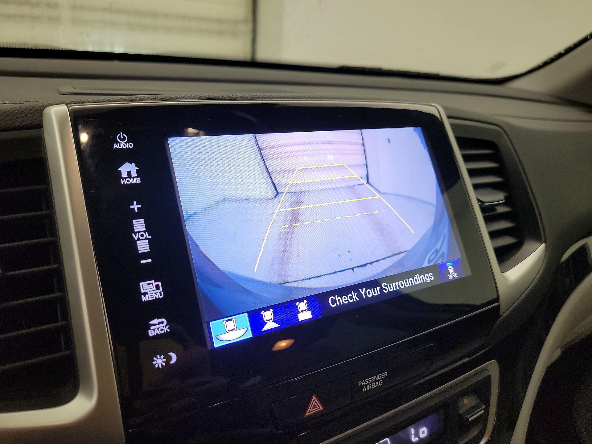 Thumbnail: 2017 Honda Pilot - 14