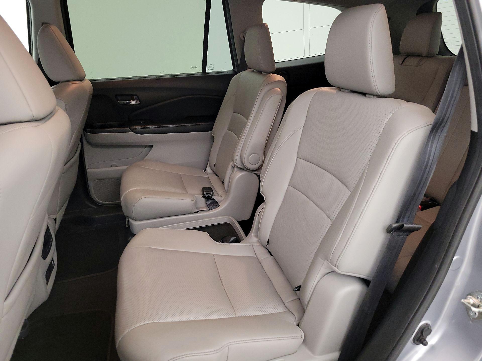 Thumbnail: 2017 Honda Pilot - 18