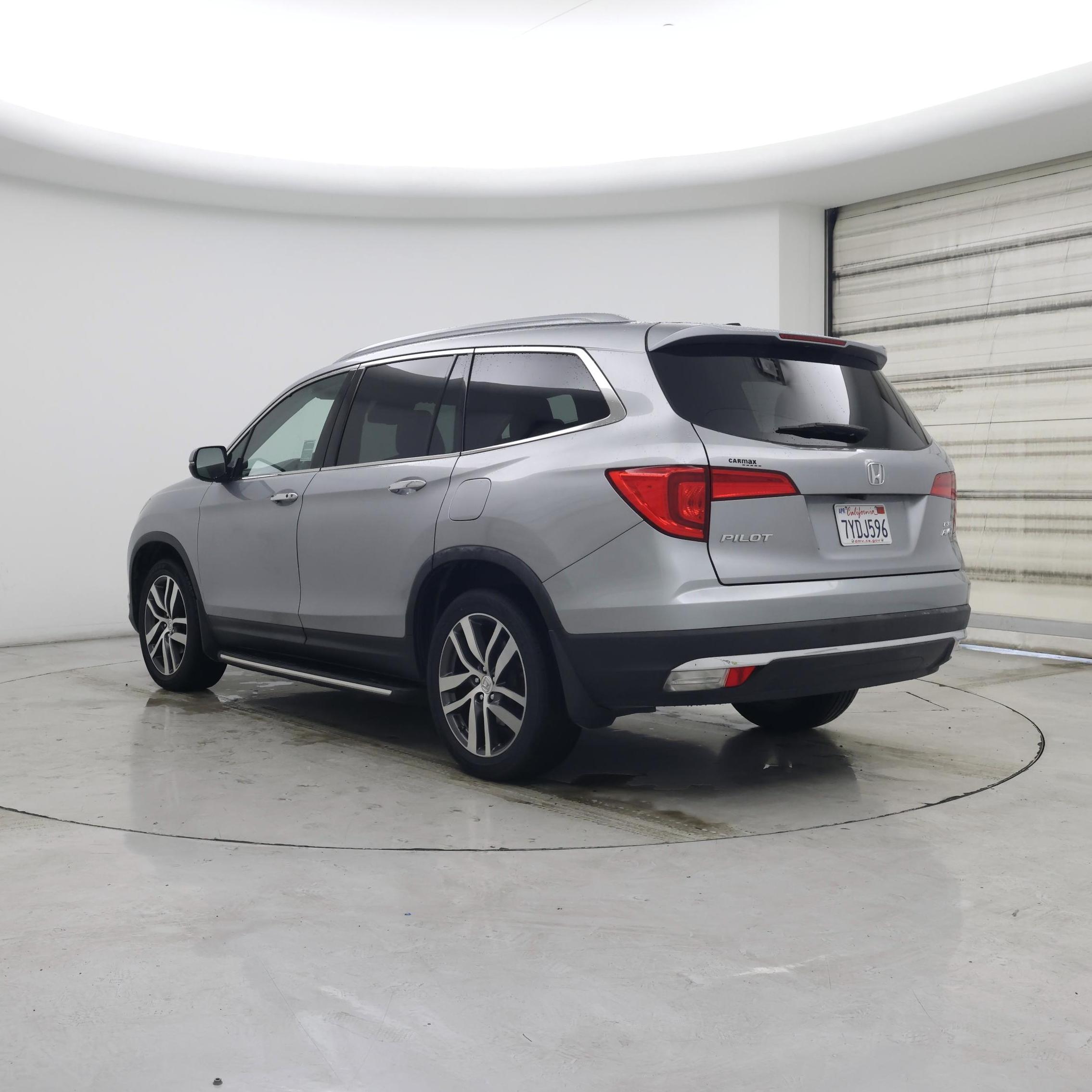 Thumbnail: 2017 Honda Pilot - 2