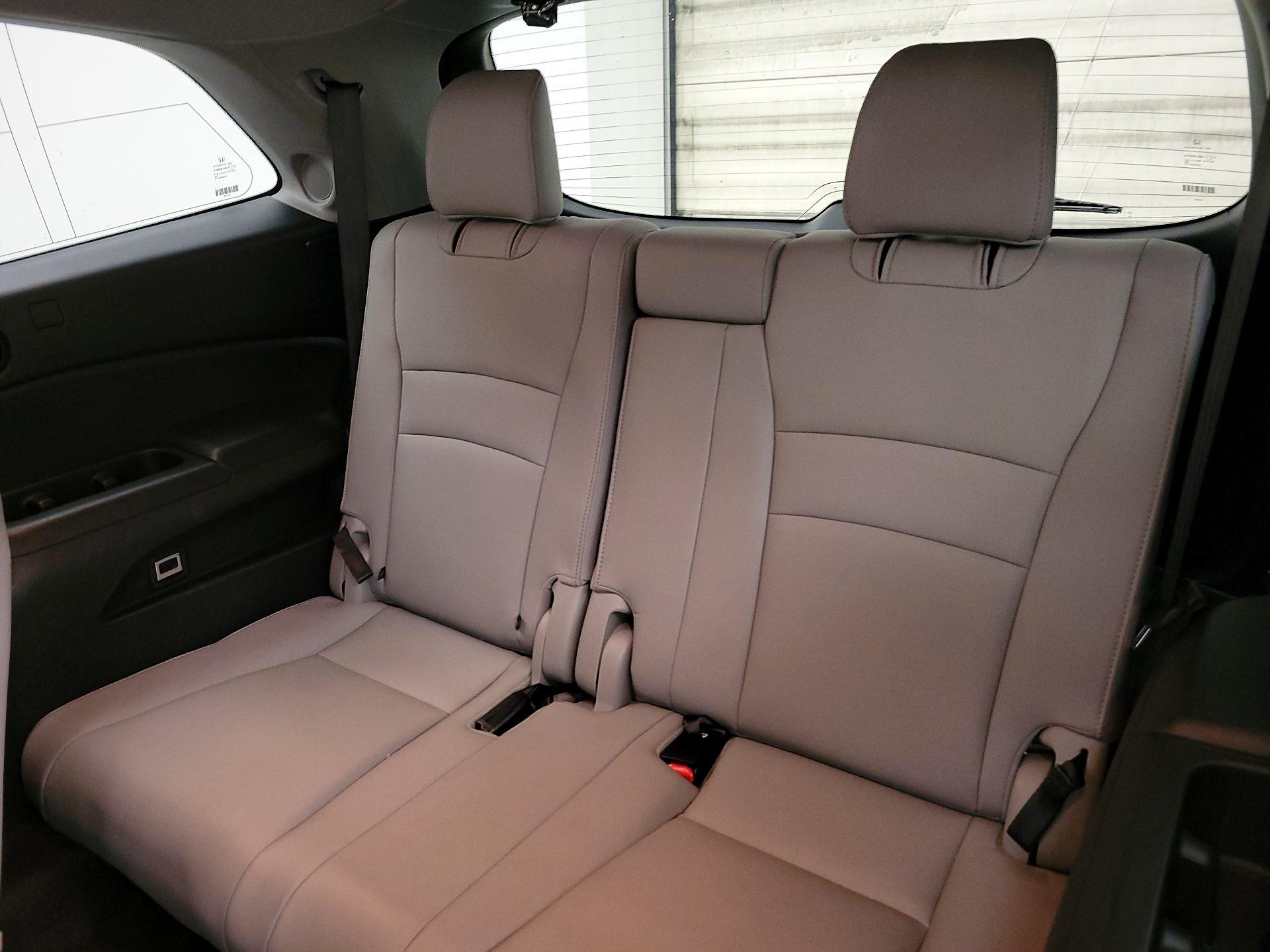 Thumbnail: 2017 Honda Pilot - 19