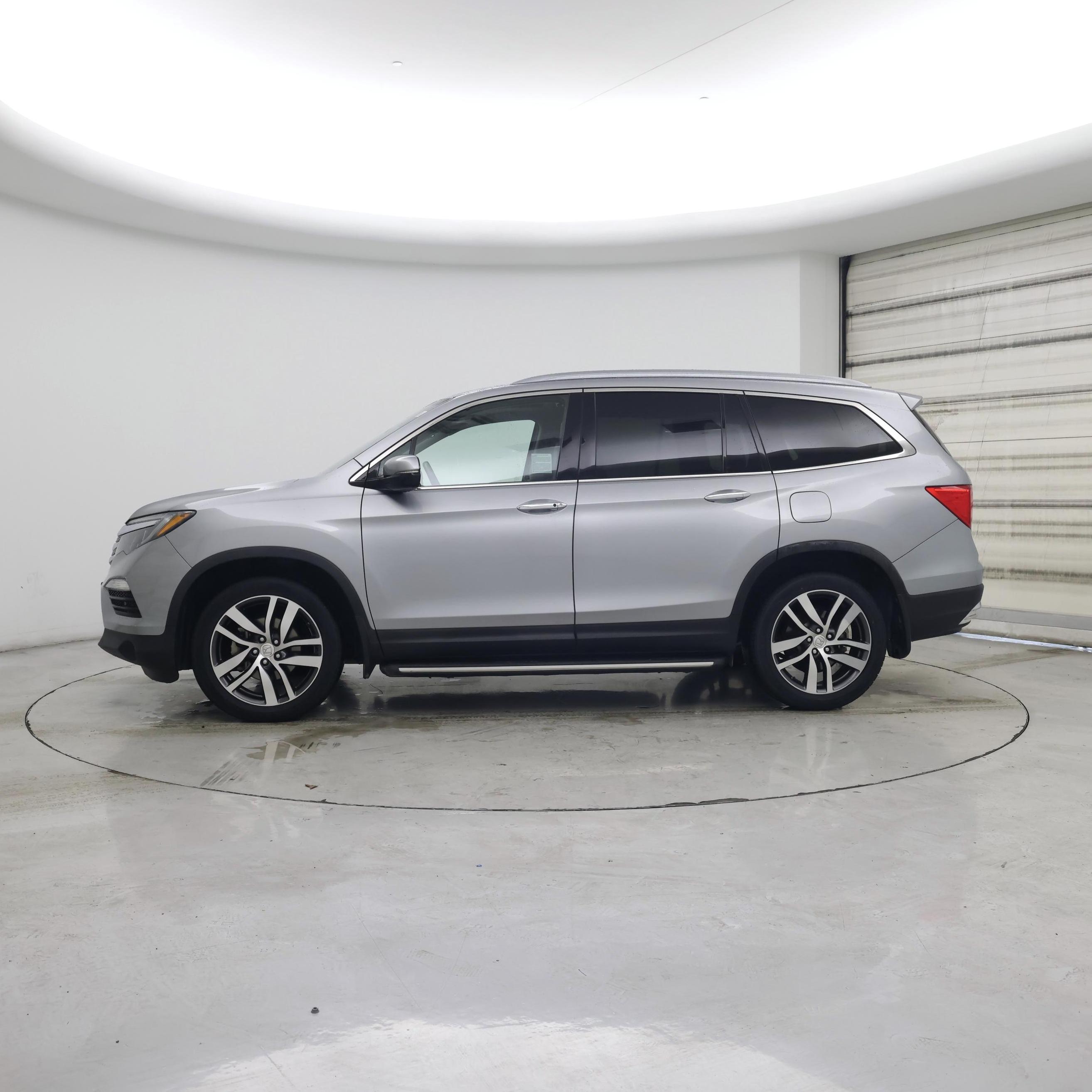 Thumbnail: 2017 Honda Pilot - 3