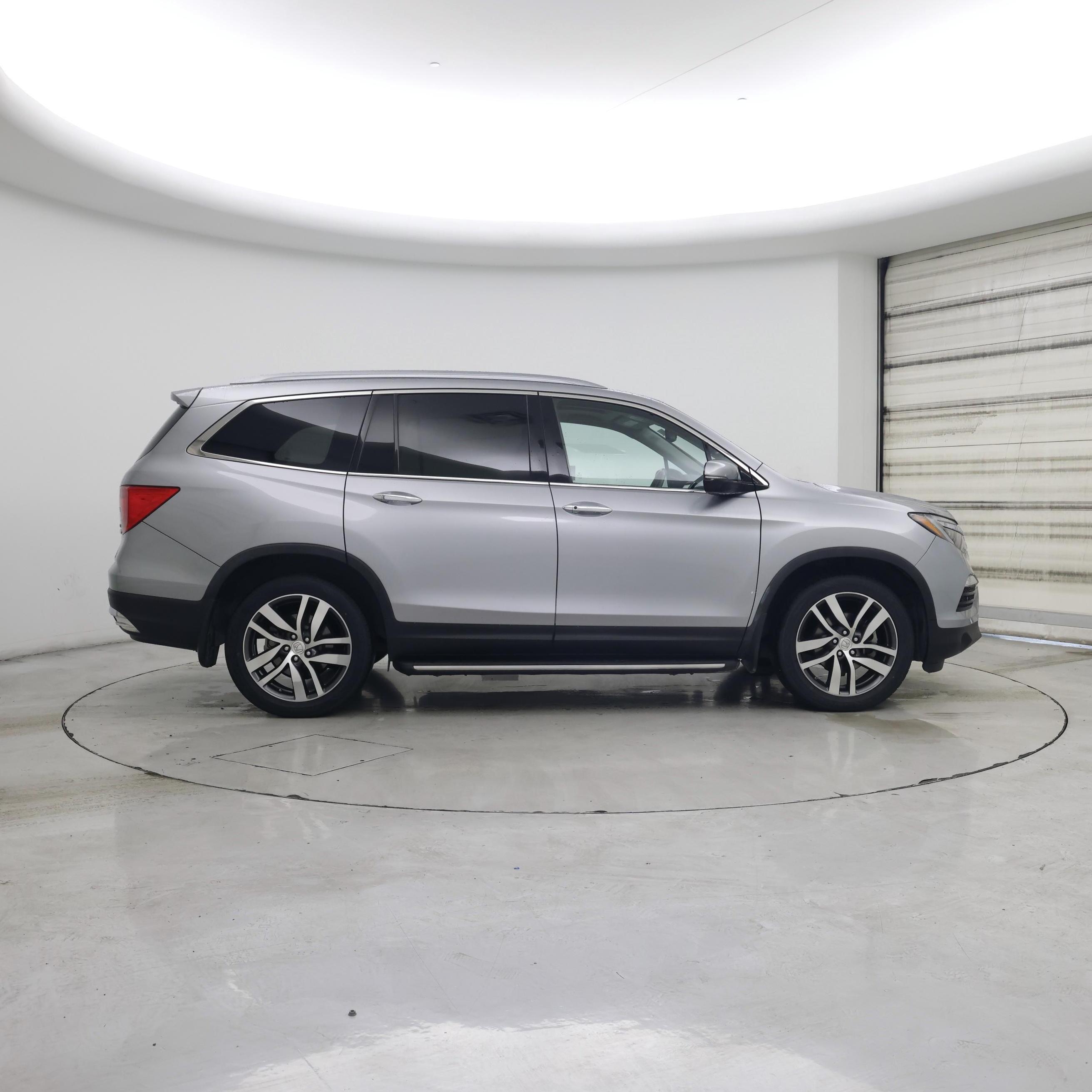 Thumbnail: 2017 Honda Pilot - 7