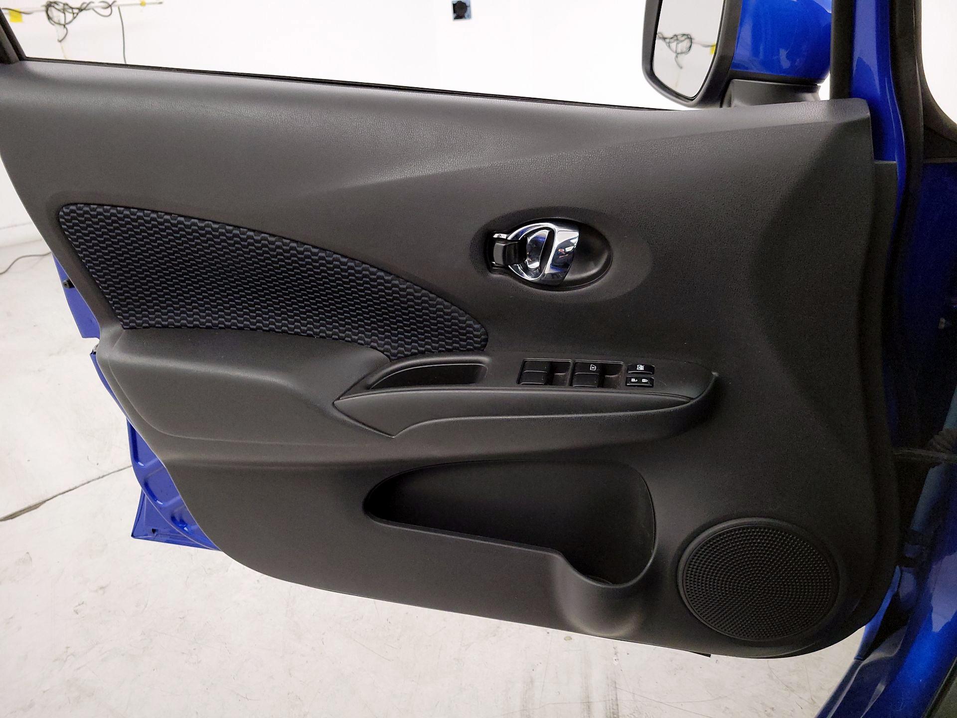 Thumbnail: 2015 Nissan Versa Note - 12