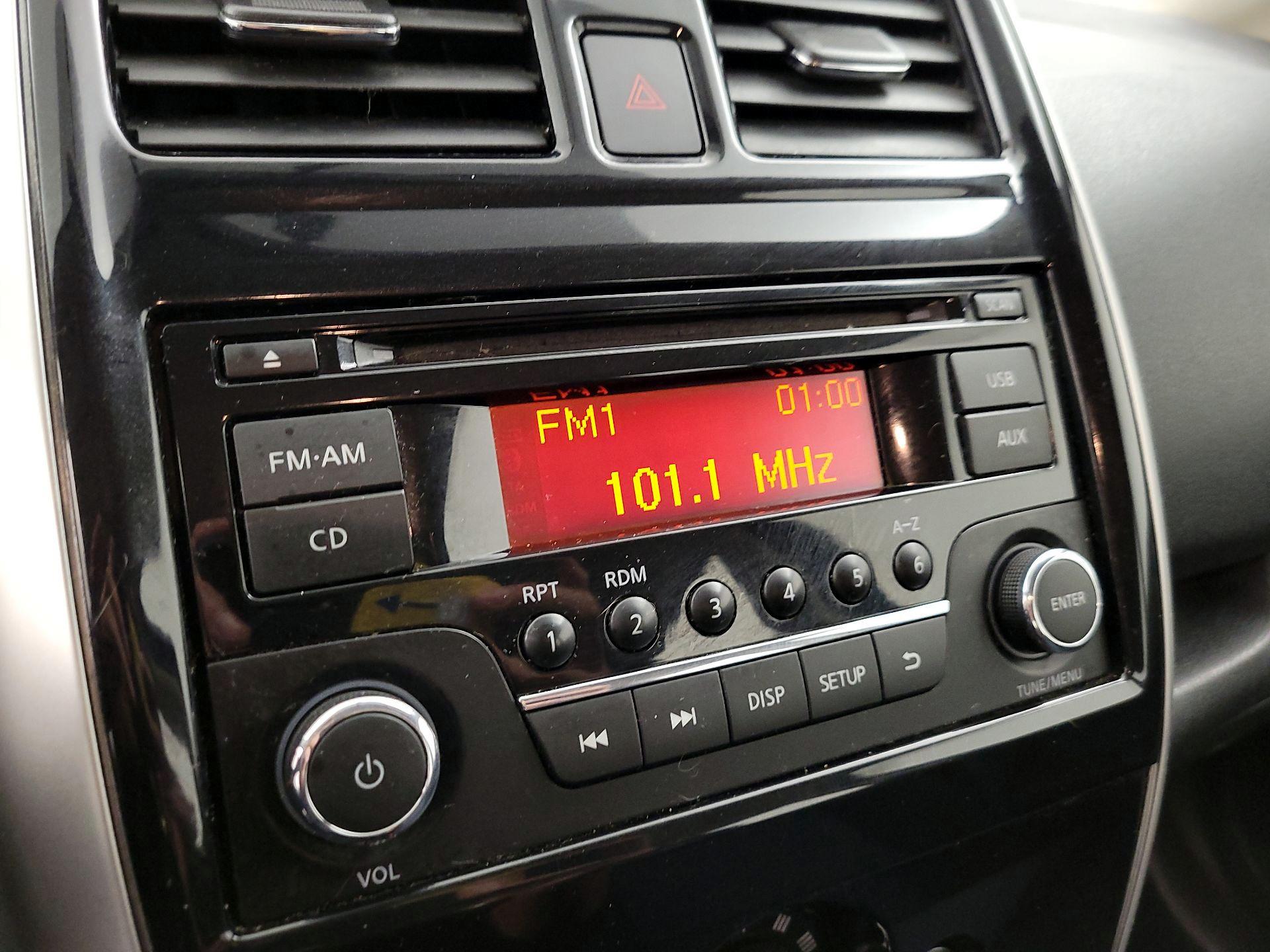 Thumbnail: 2015 Nissan Versa Note - 13