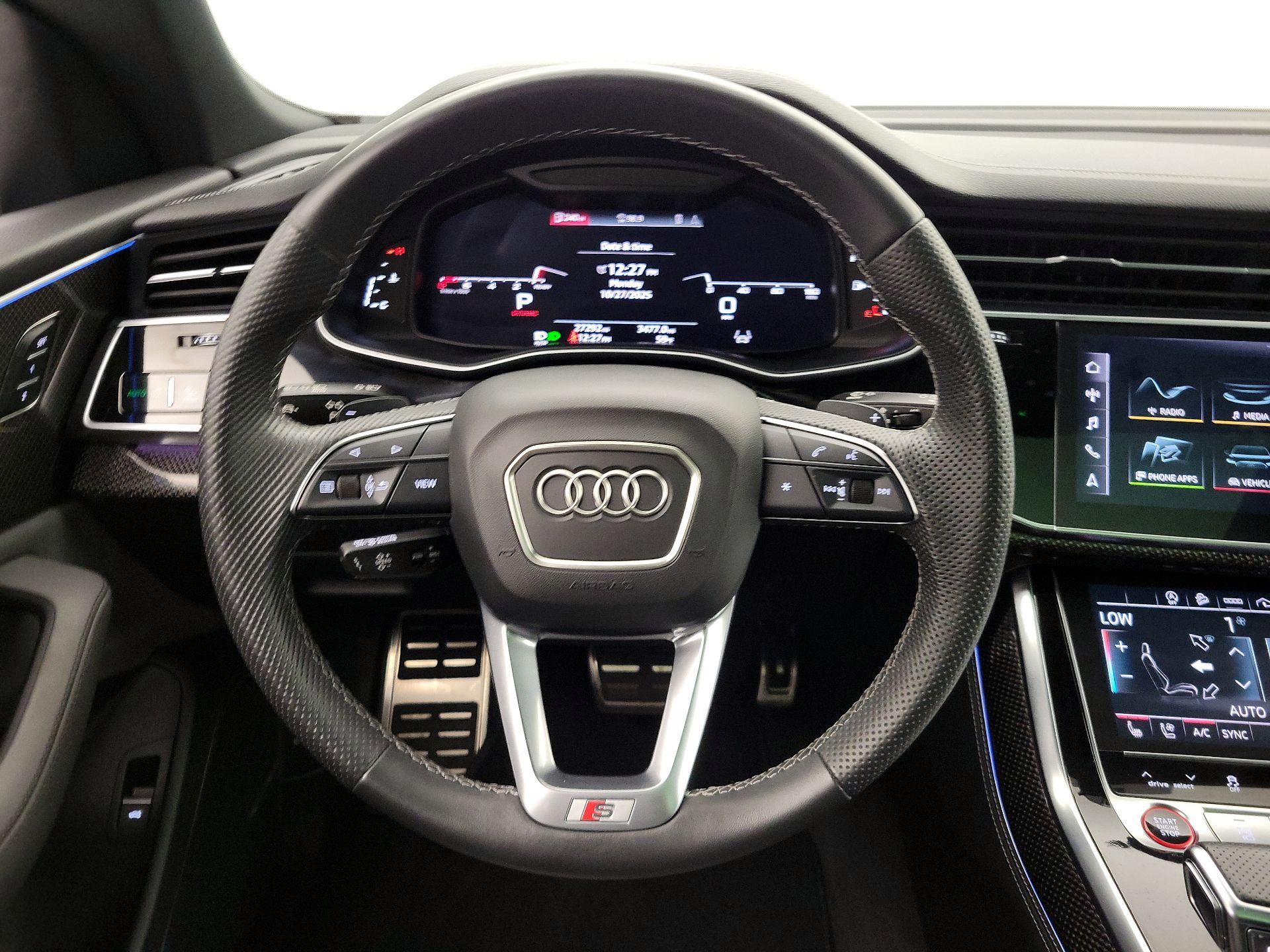 Thumbnail: 2023 Audi SQ8 - 10