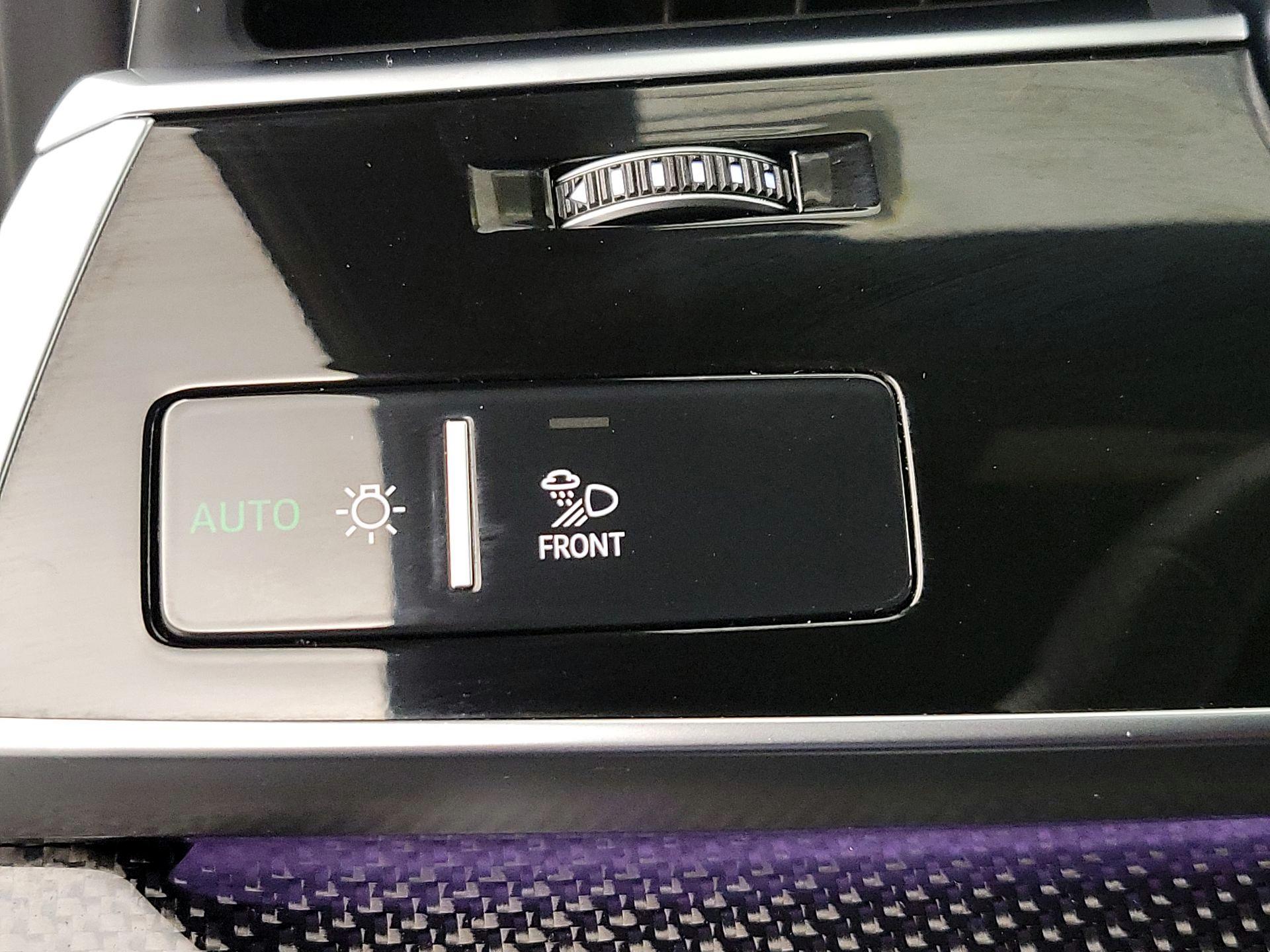 Thumbnail: 2023 Audi SQ8 - 13