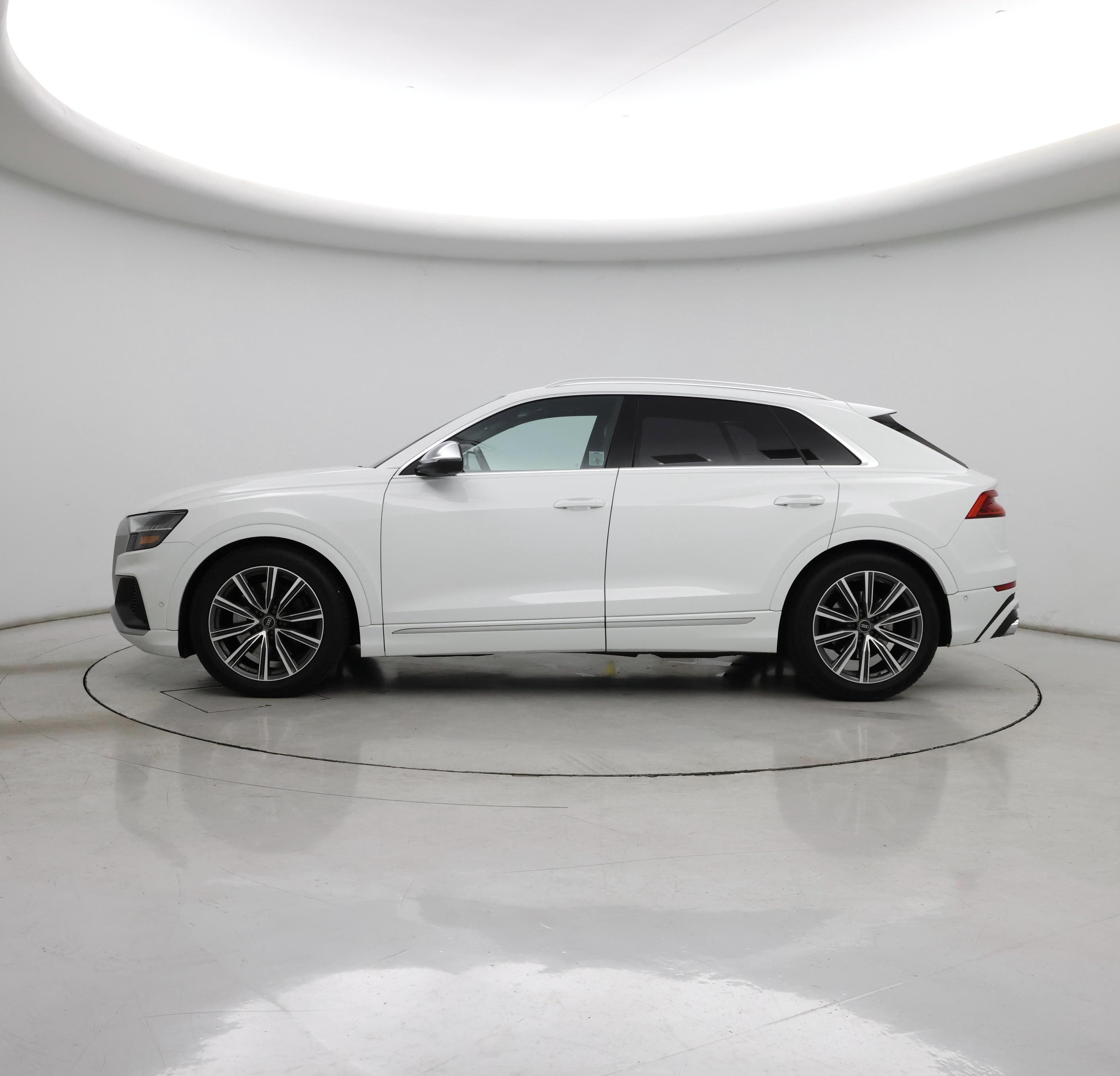 Thumbnail: 2023 Audi SQ8 - 3