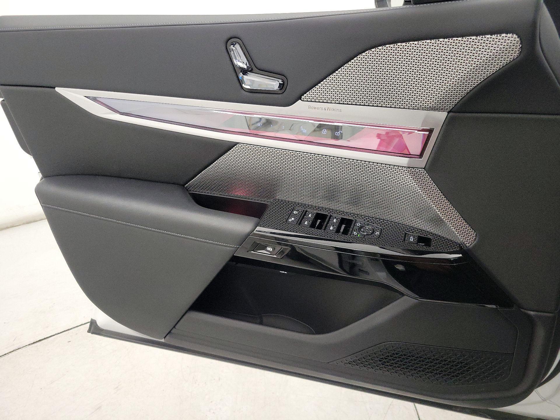 Thumbnail: 2023 BMW 7 Series - 12