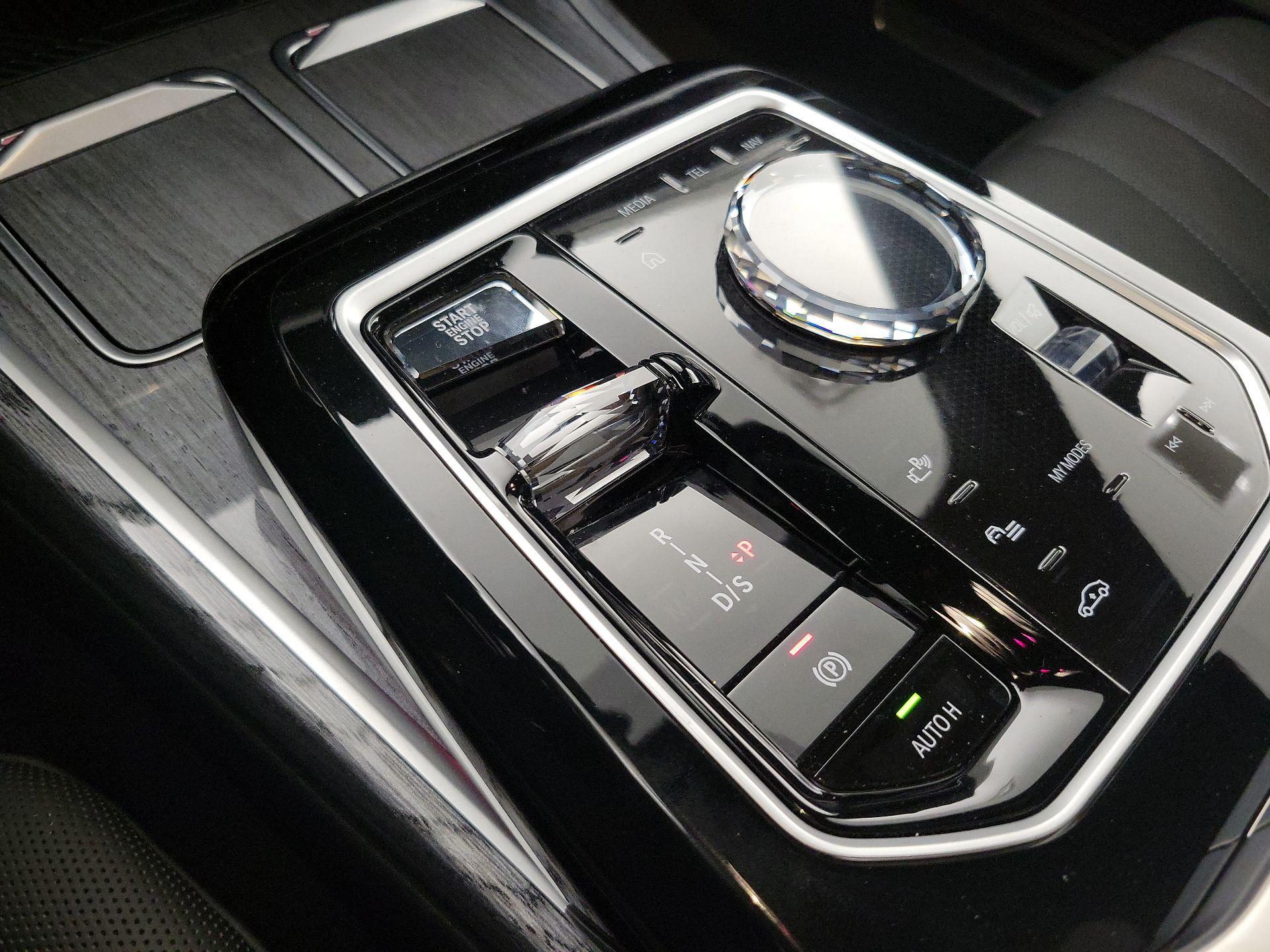 Thumbnail: 2023 BMW 7 Series - 18